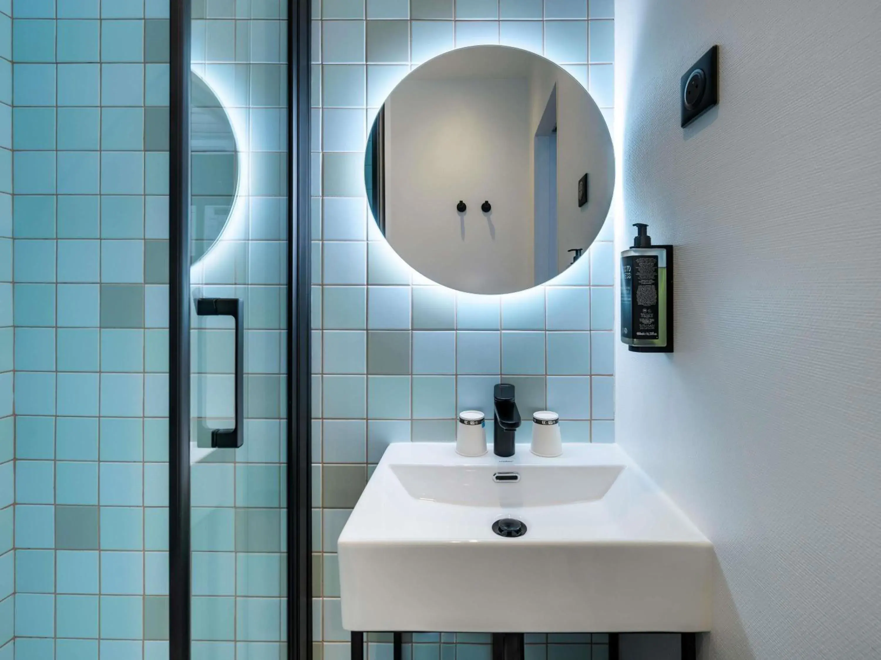 Bedroom in ibis Styles Paris Cadet Lafayette Bedroom in ibis Styles Paris Cadet Lafayette