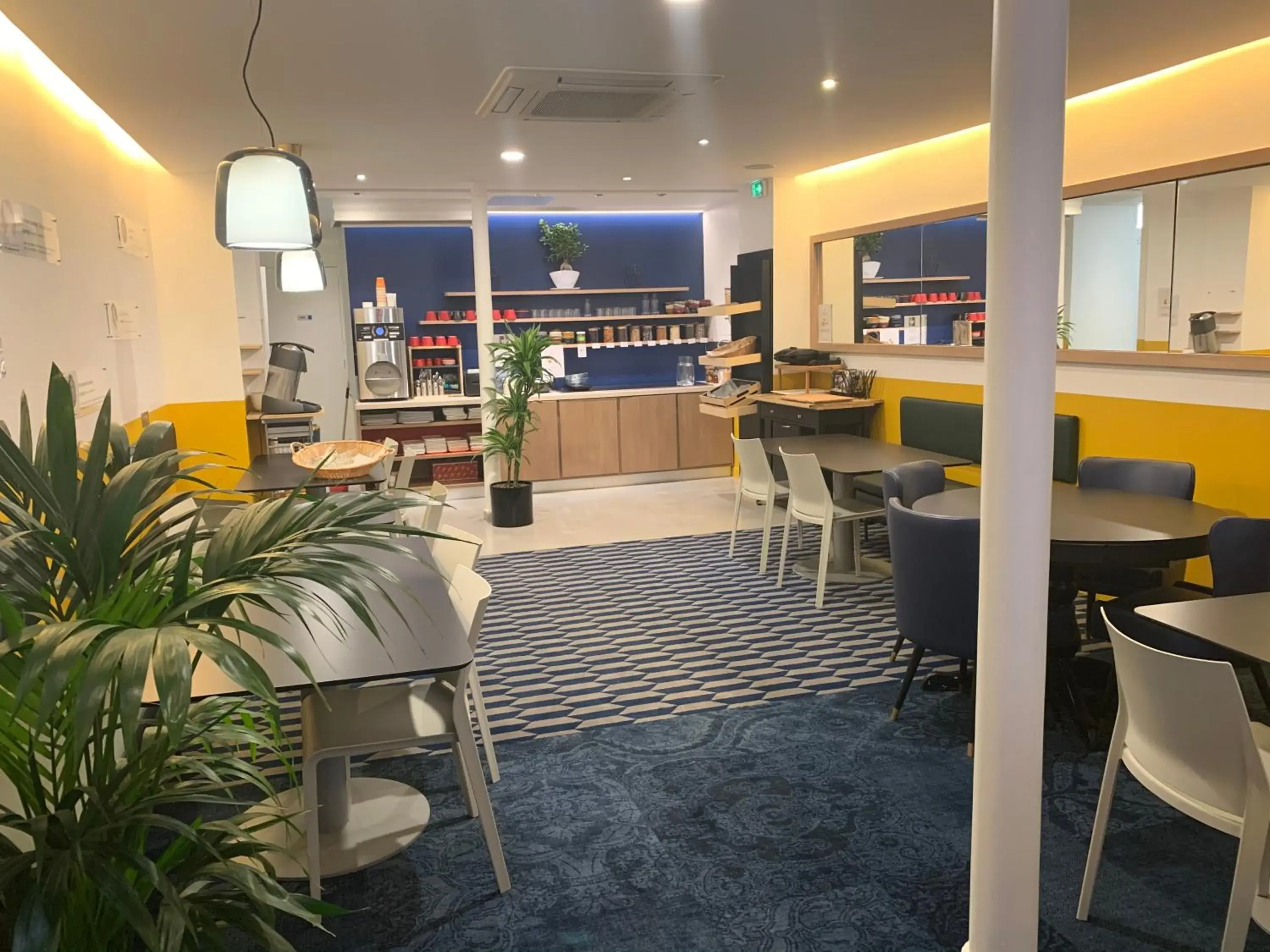 Restaurant/places to eat in ibis Styles Paris Cadet Lafayette Restaurant/places to eat in ibis Styles Paris Cadet Lafayette