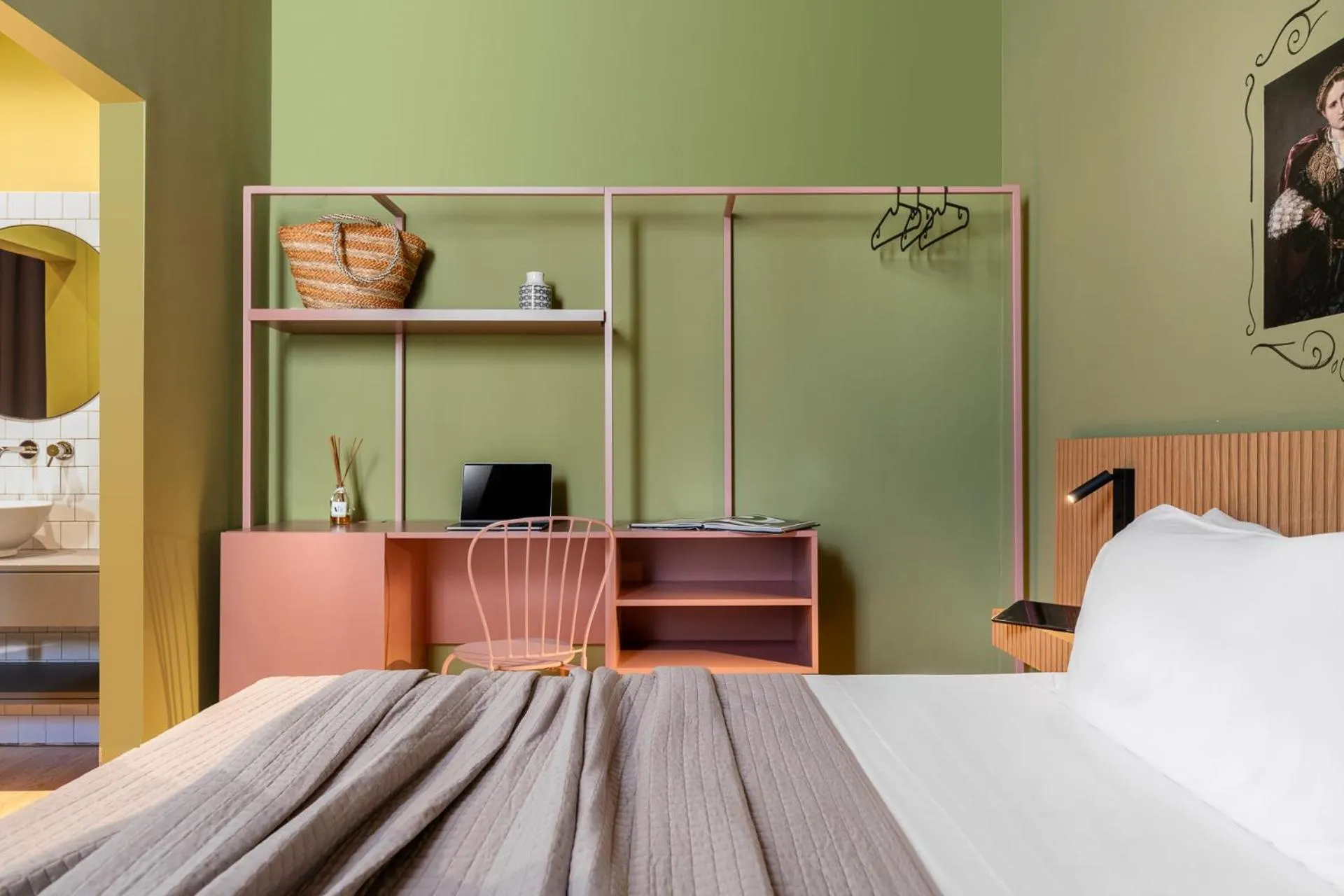 Bedroom, Bed in Hotel Vagabond