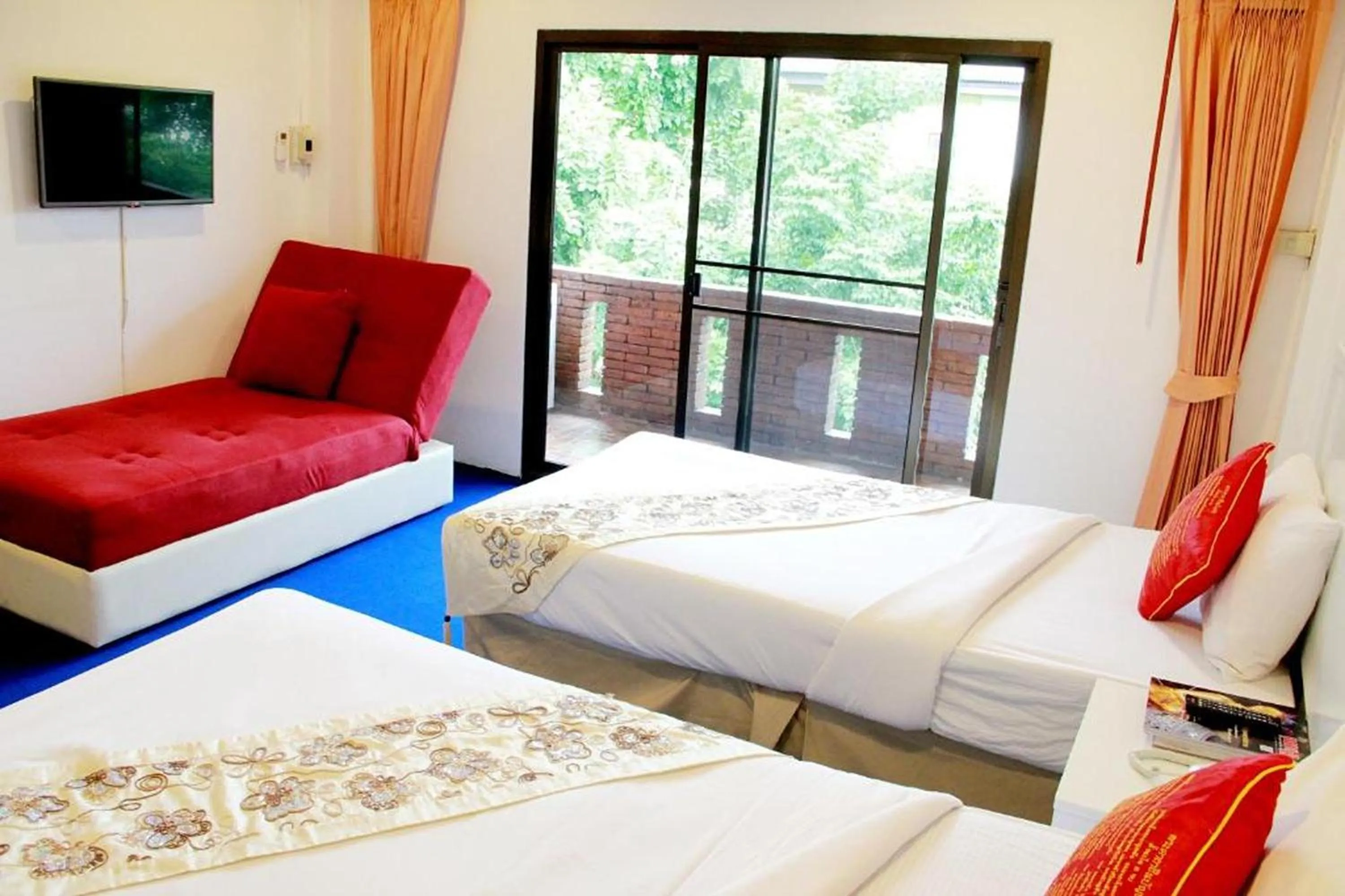 Bed in NIM SEE SENG Hotel