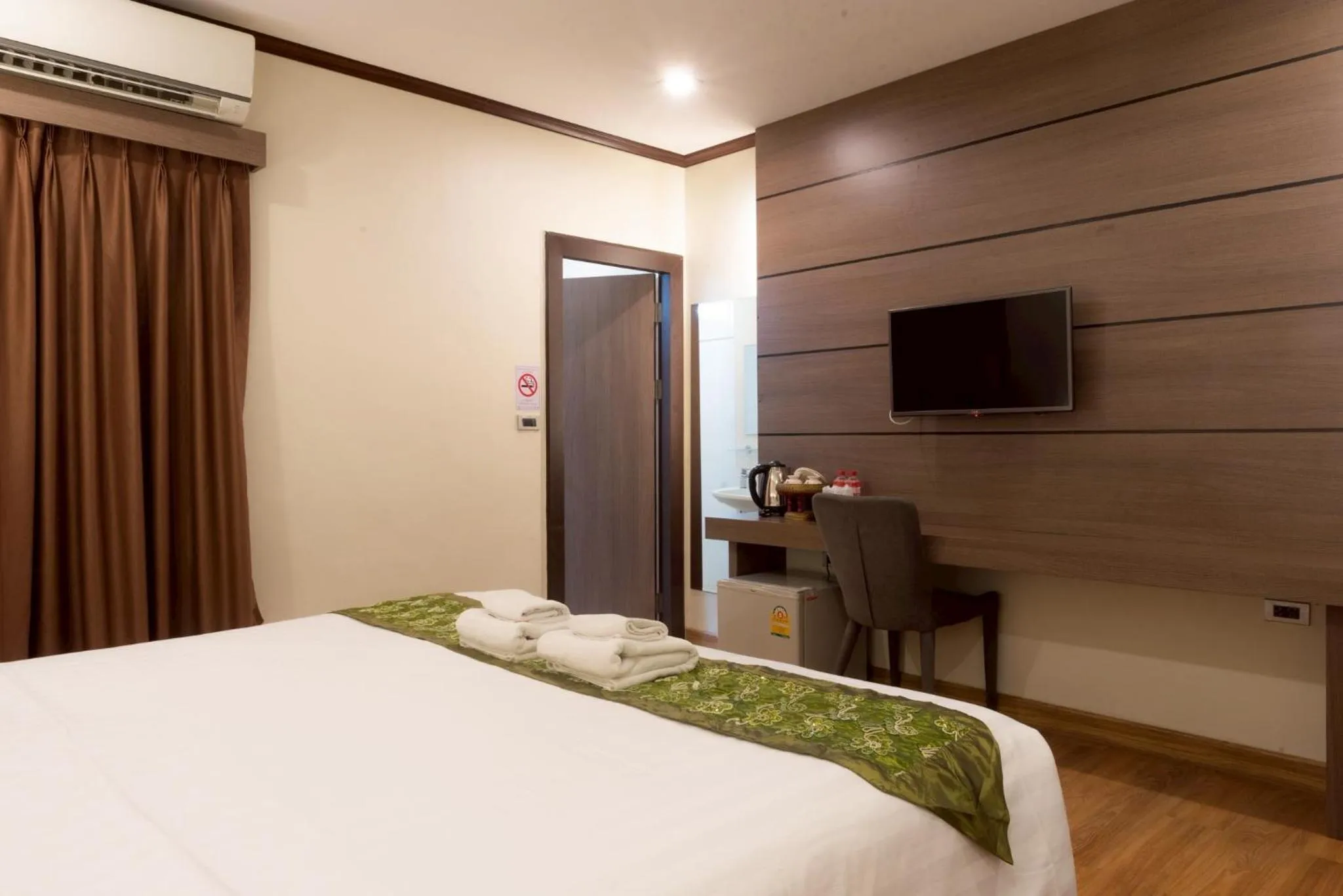 Bed in NIM SEE SENG Hotel