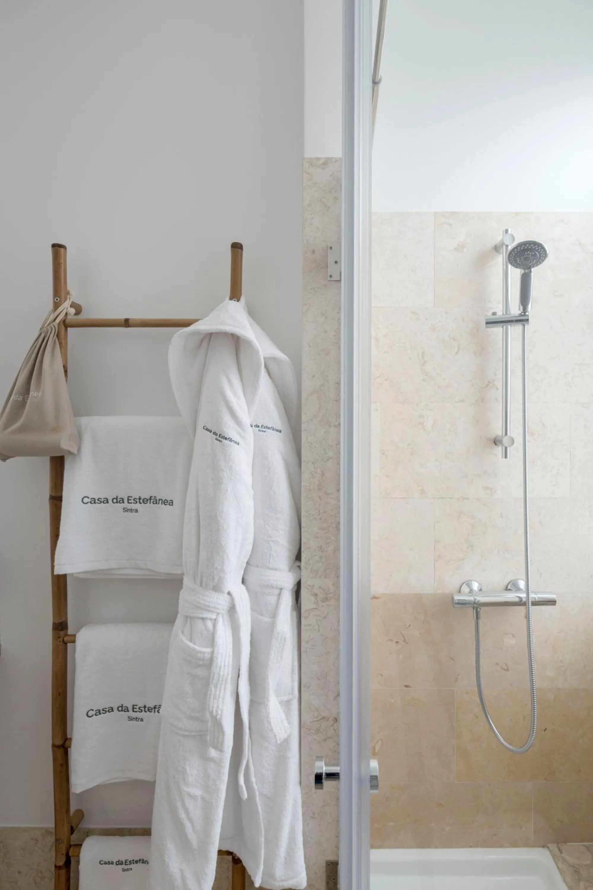 Shower in Casa da Estefânea