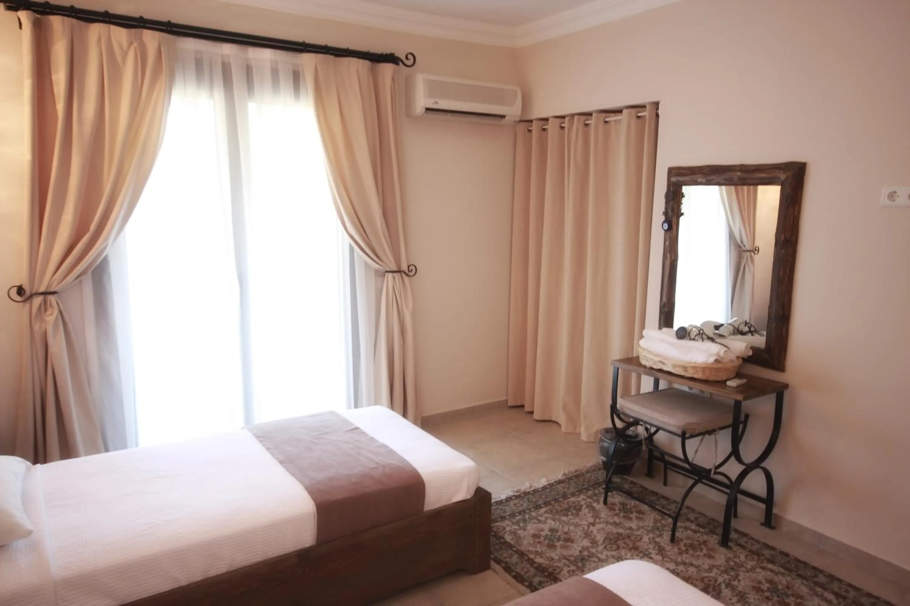 Photo of the whole room, Bed in Dardanos Hotel