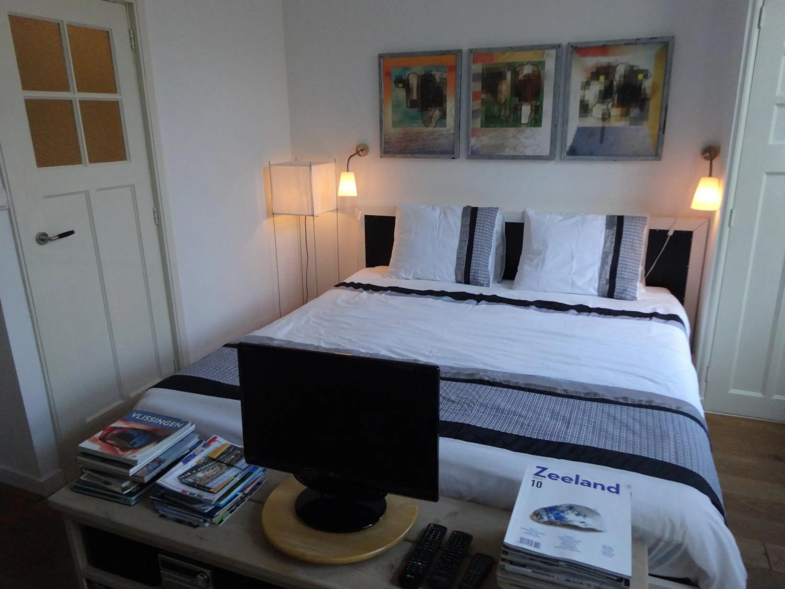 Photo of the whole room, Bed in B&B Vierwinden