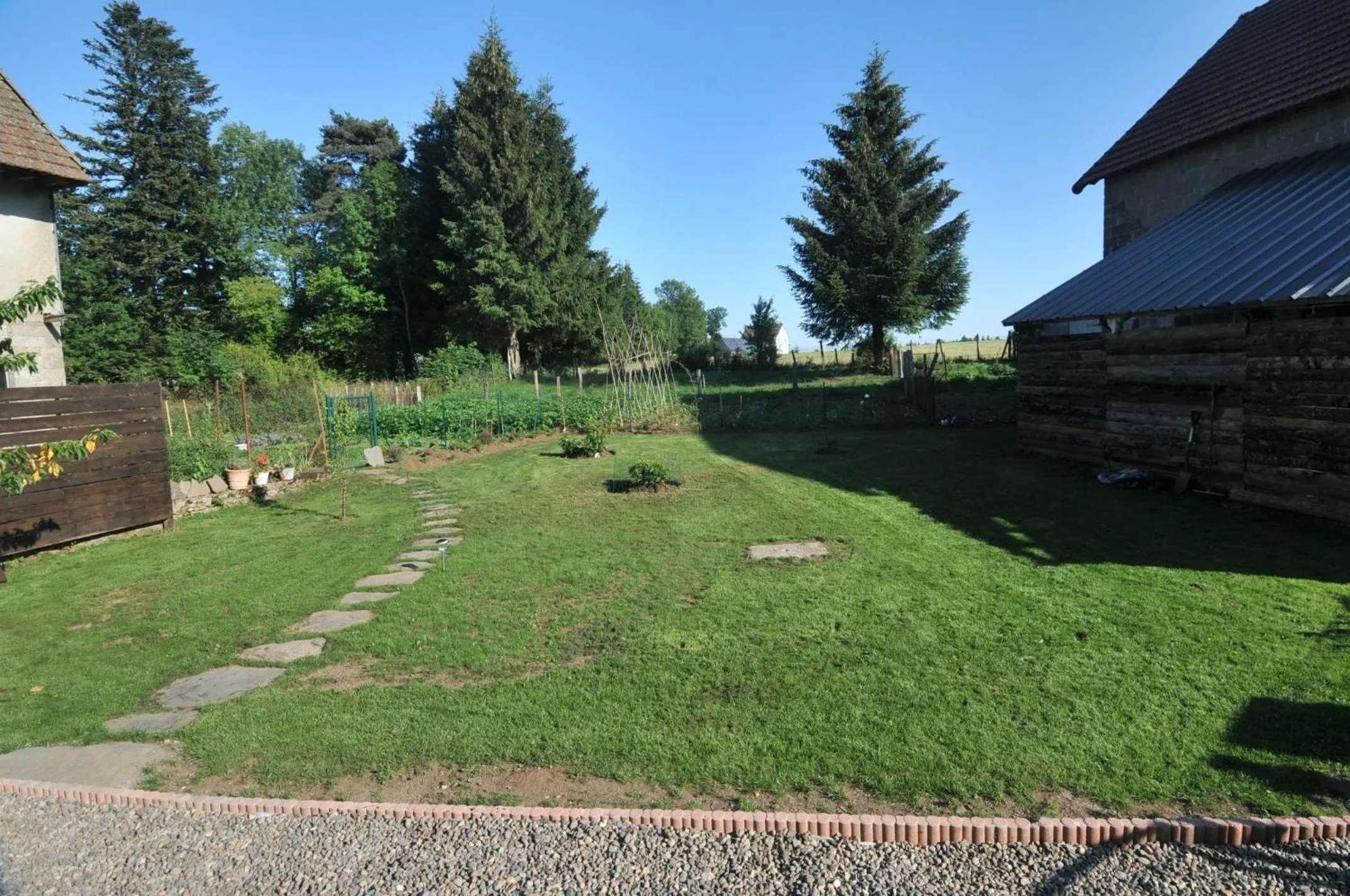 Garden view in Auberge De La Providence