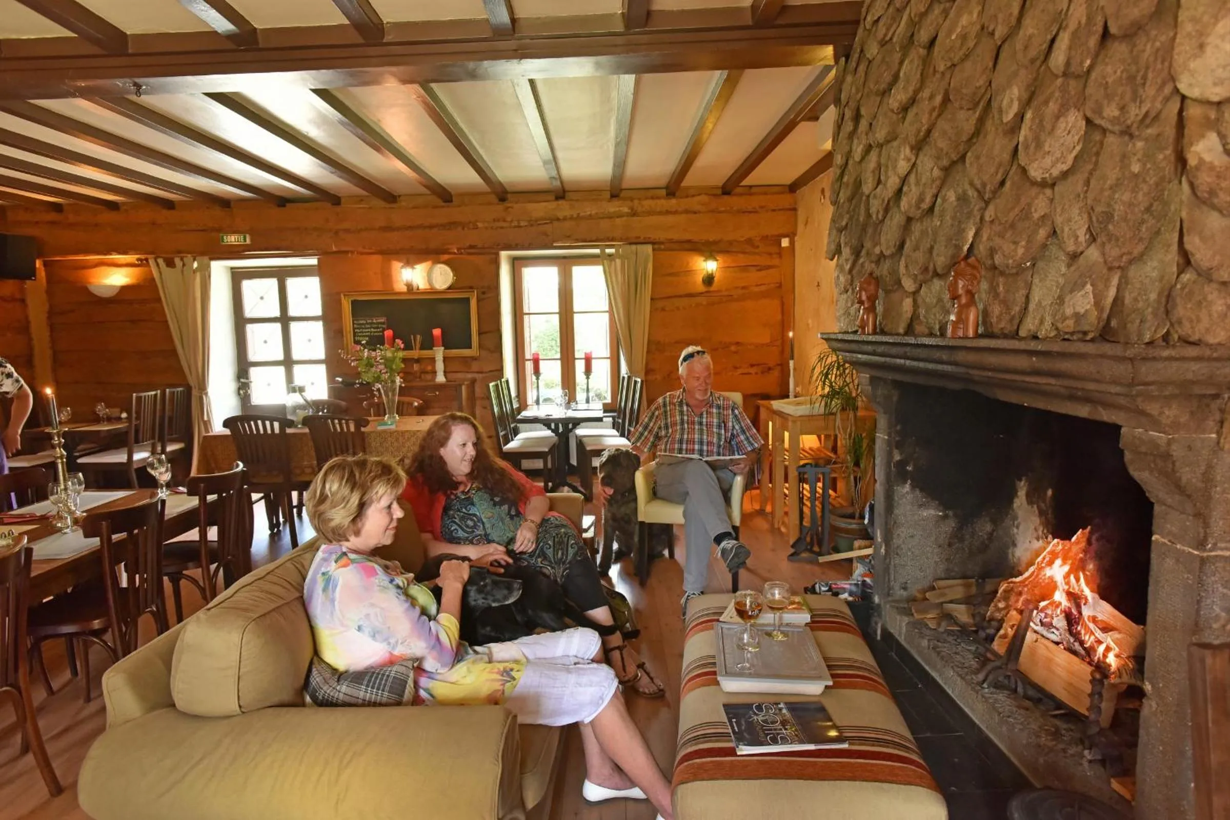 Seating area in Auberge De La Providence