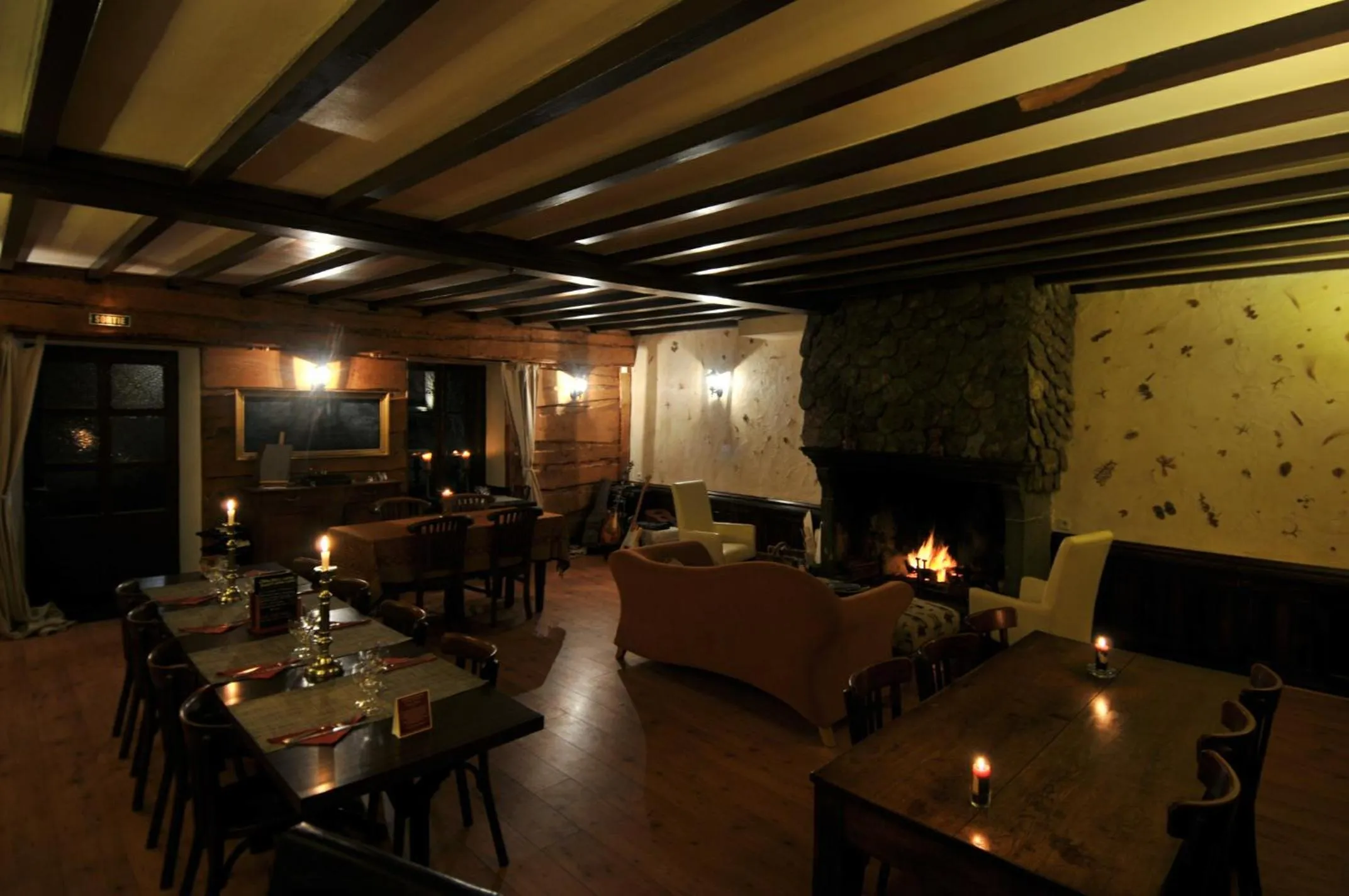 Restaurant/places to eat in Auberge De La Providence