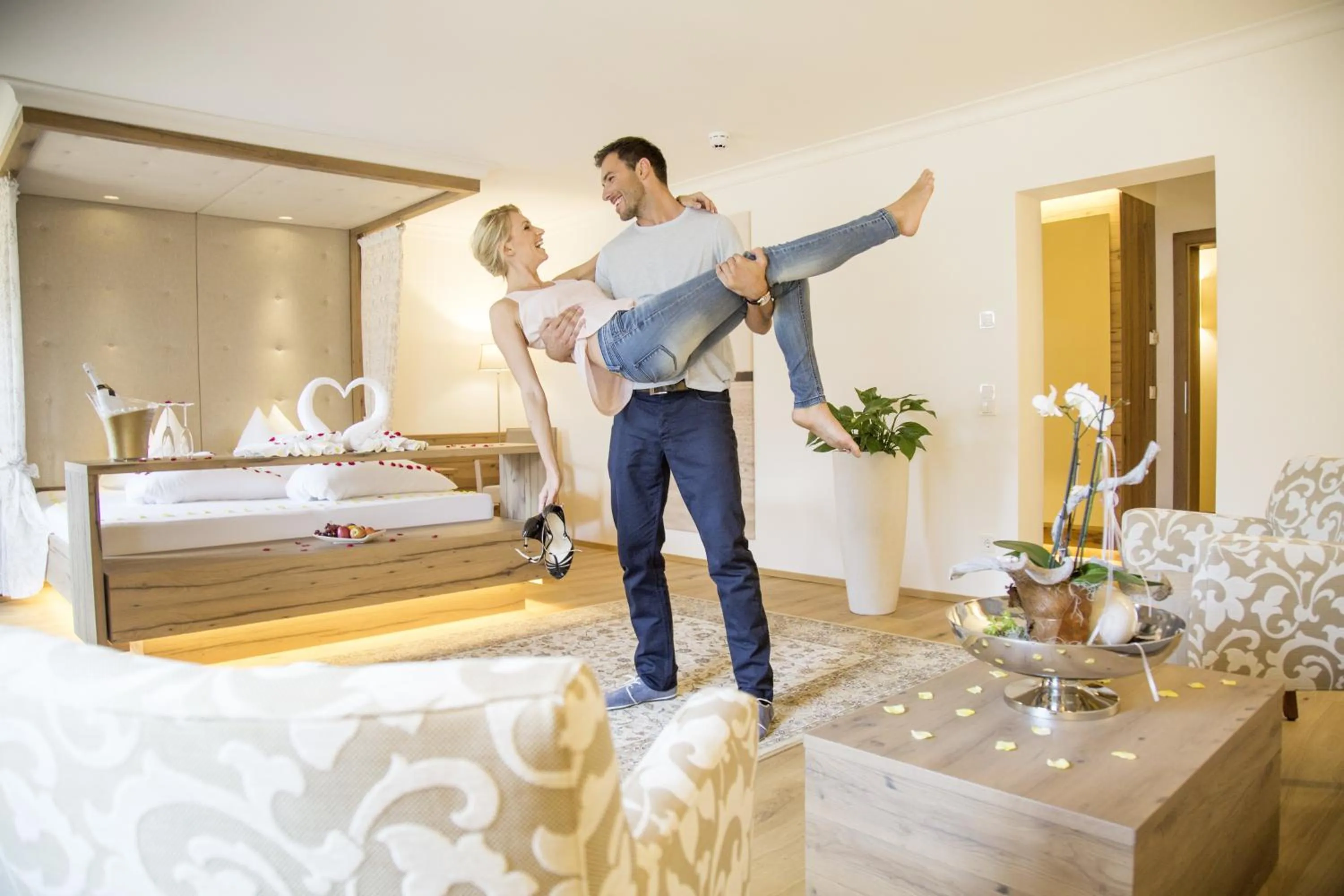 Bedroom, Bed in Hotel Metzgerwirt