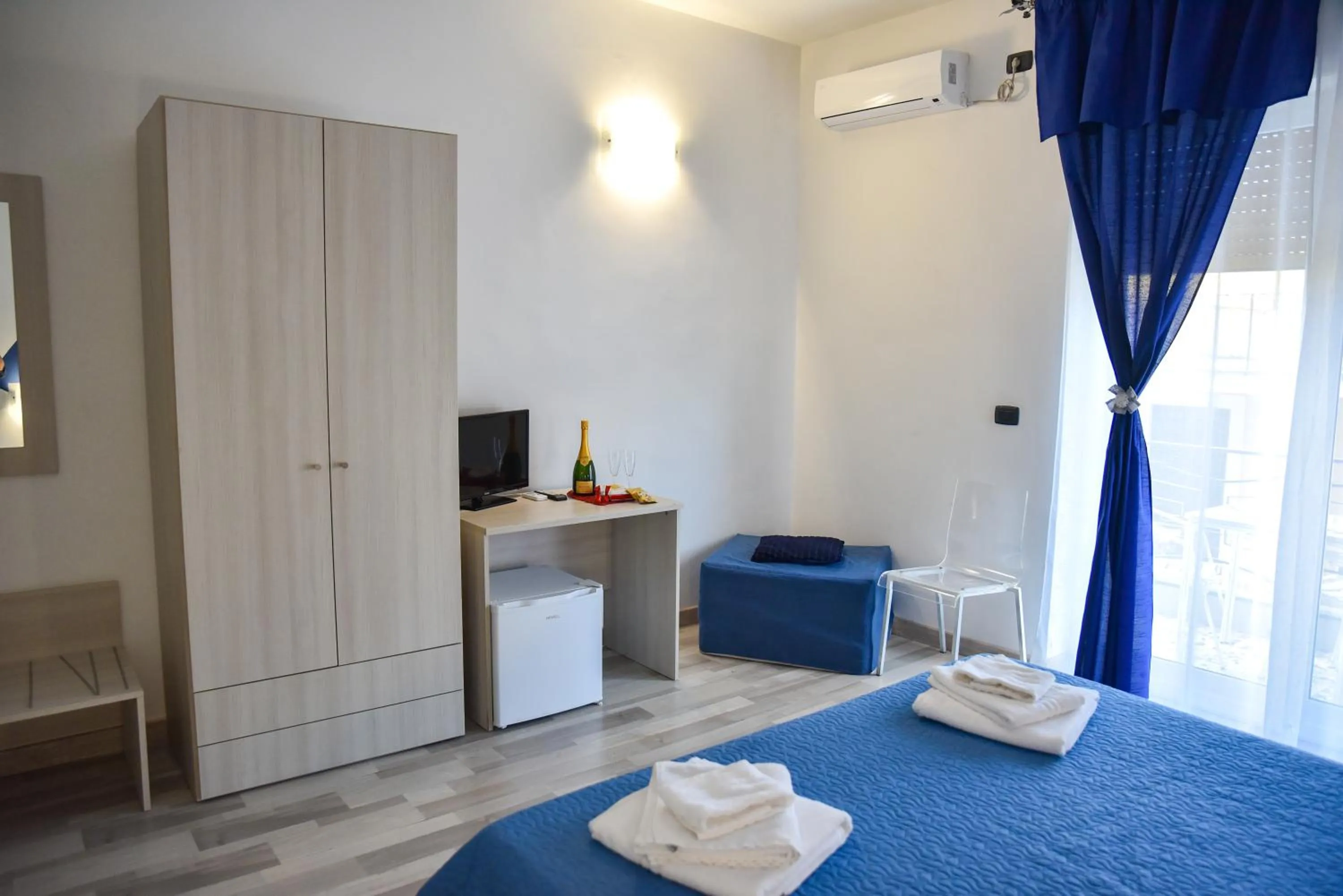 Photo of the whole room, Bed in Mirosa Bed and Breakfast