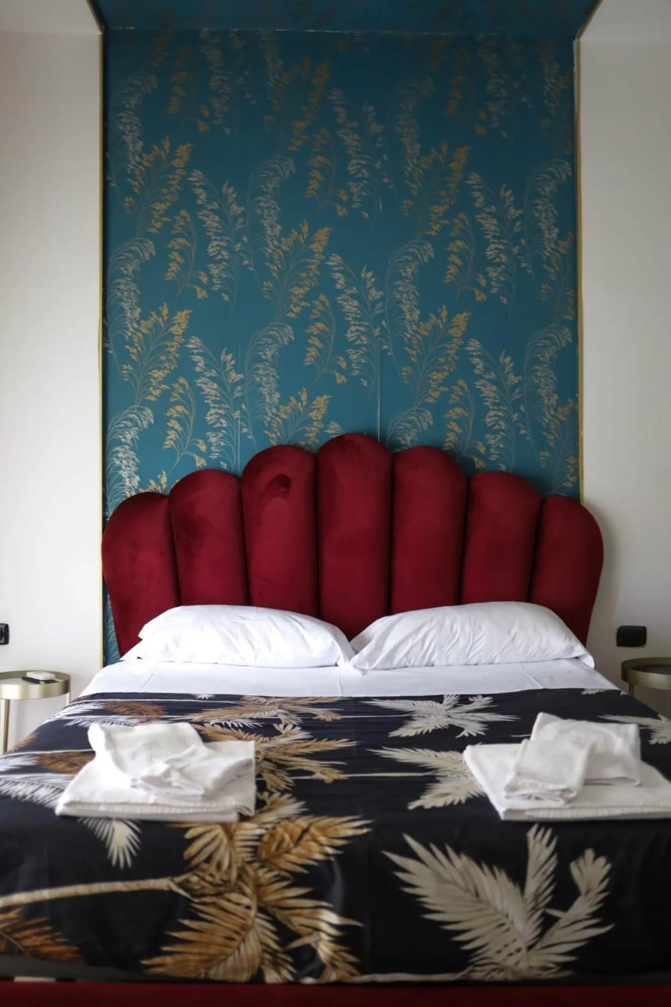 Bed in Mirosa Bed and Breakfast