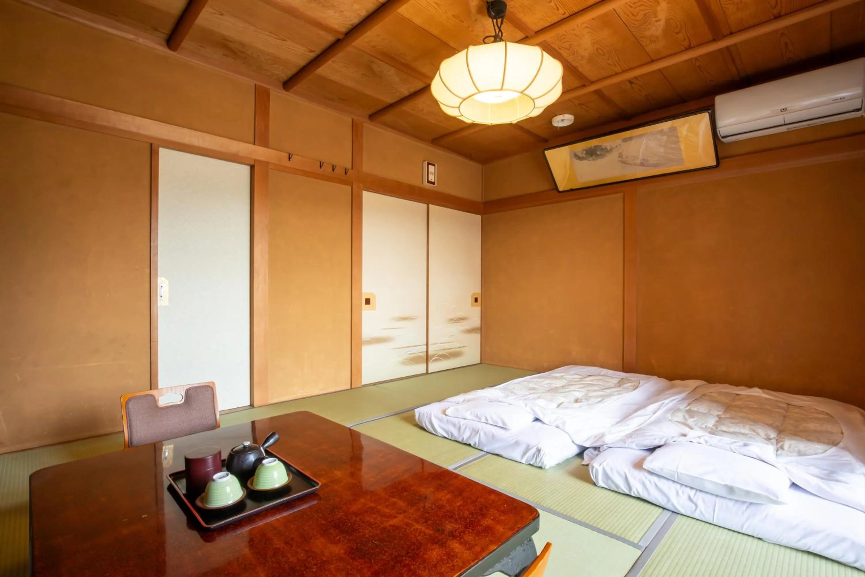 Bedroom, Bed in Shimaya