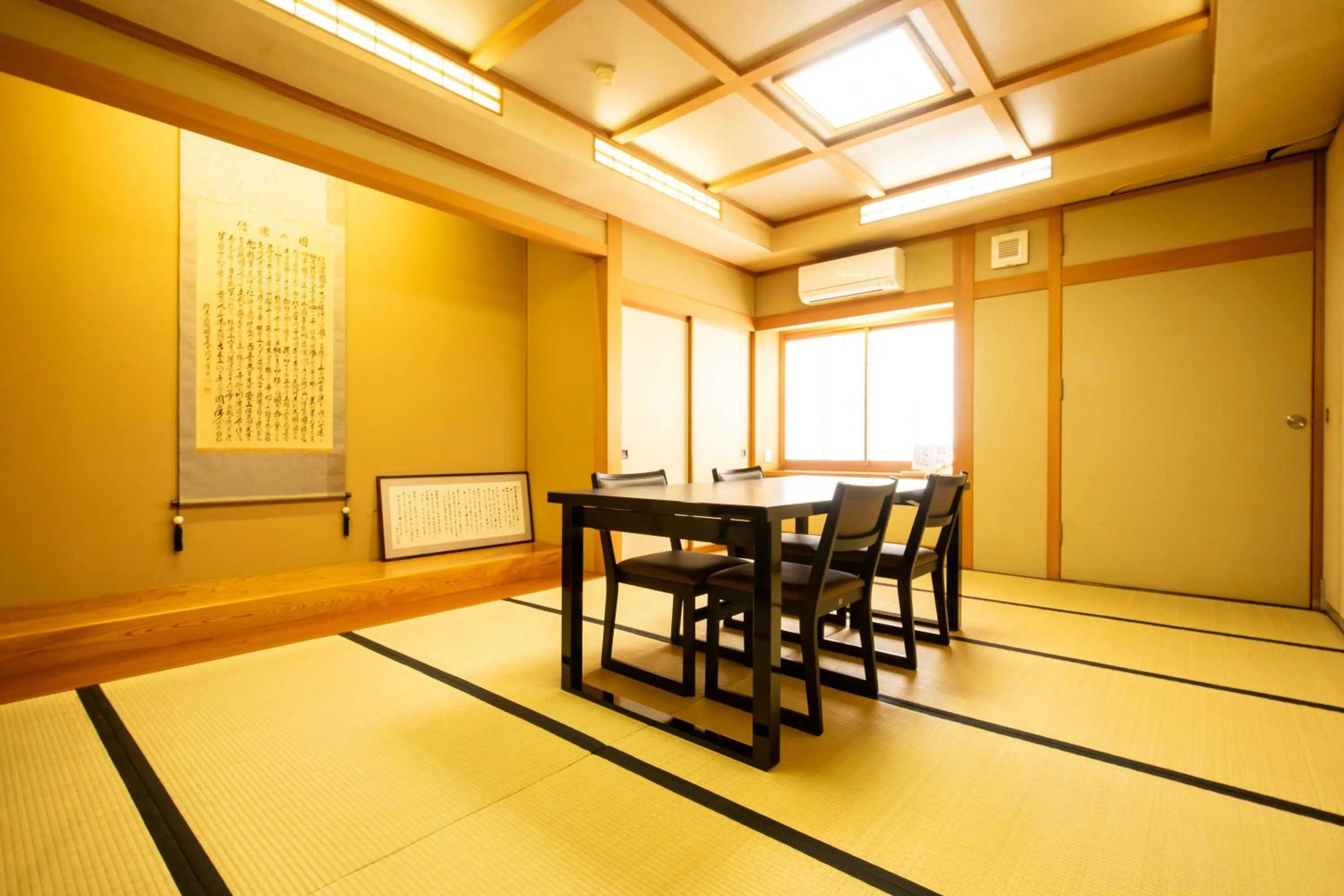 Banquet/Function facilities in Shimaya