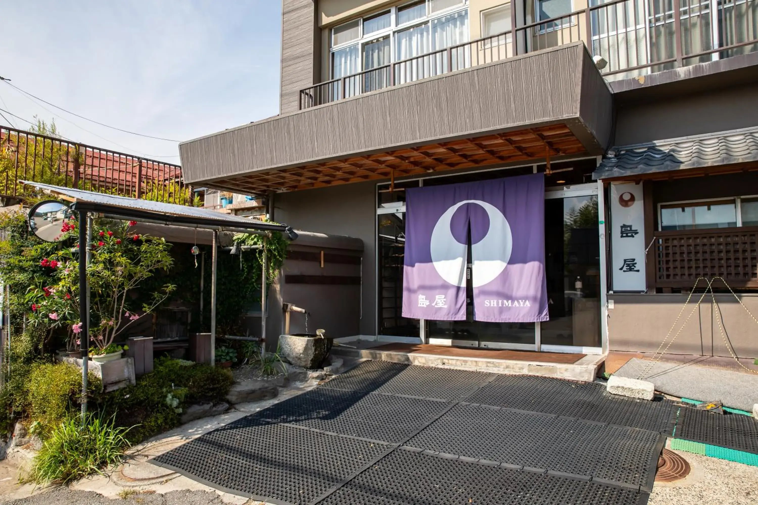 Property building in Shimaya Property building in Shimaya