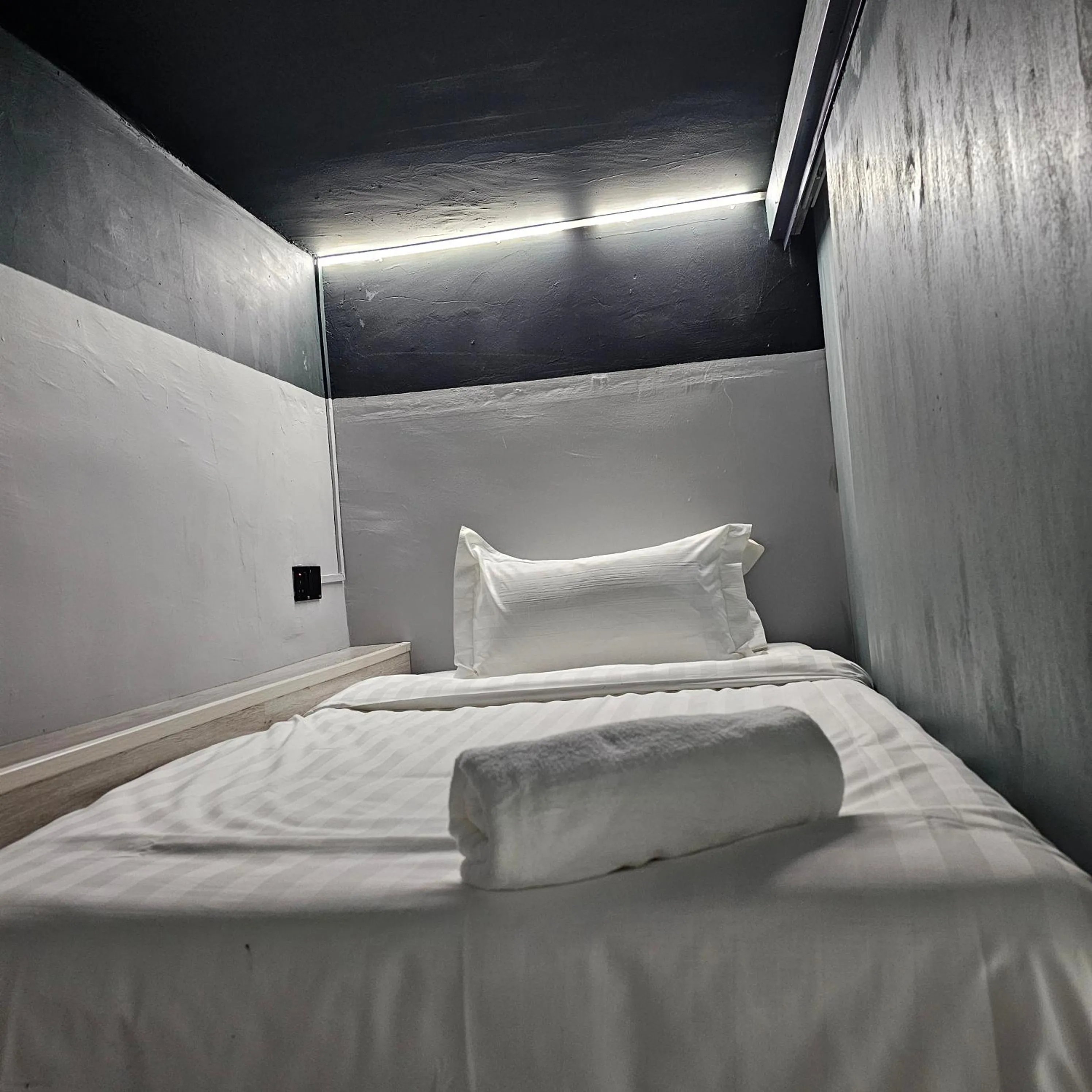 Bed in Pantai Inn Kota Kinabalu