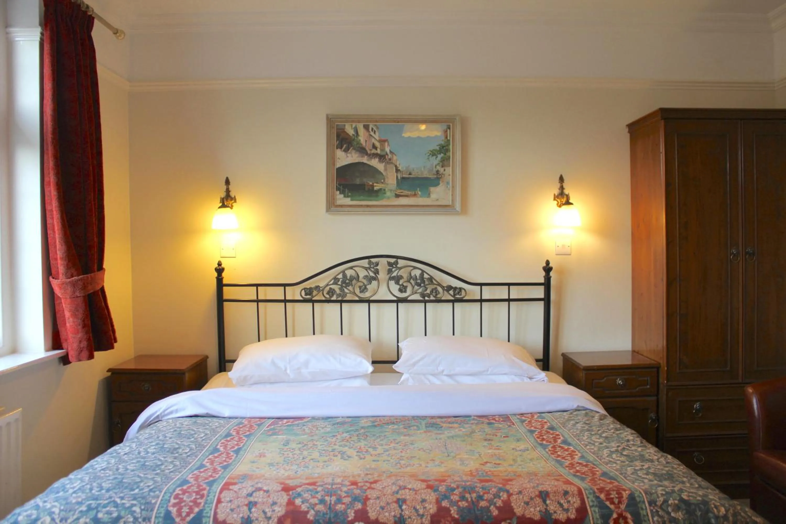 Bed in The Dial House Guest House