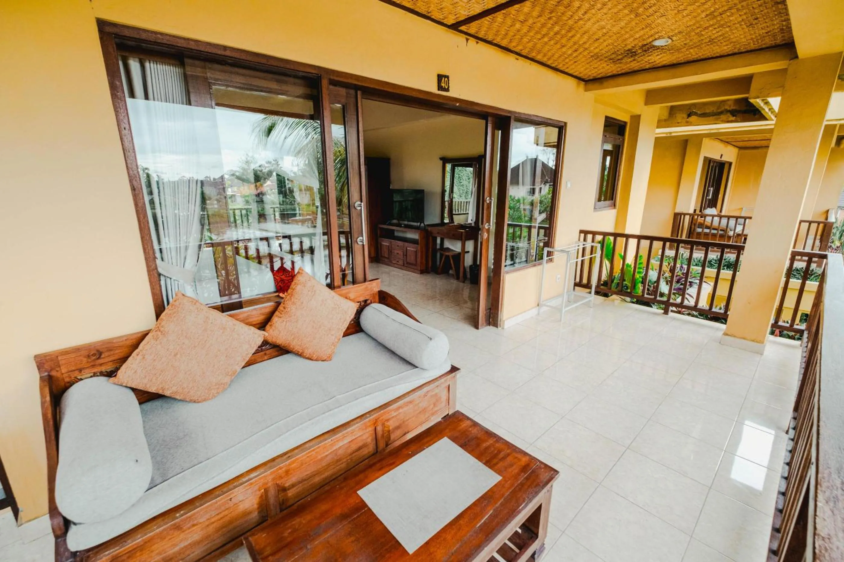 Communal lounge/ TV room in Sri Aksata Ubud Resort