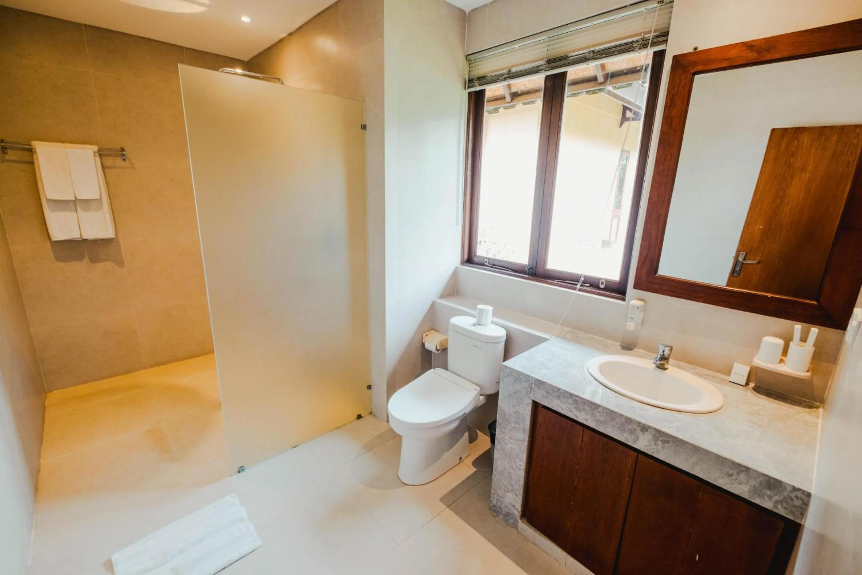 Shower in Sri Aksata Ubud Resort