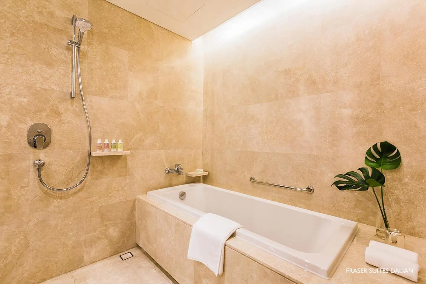 Bathroom in Fraser Suites Dalian