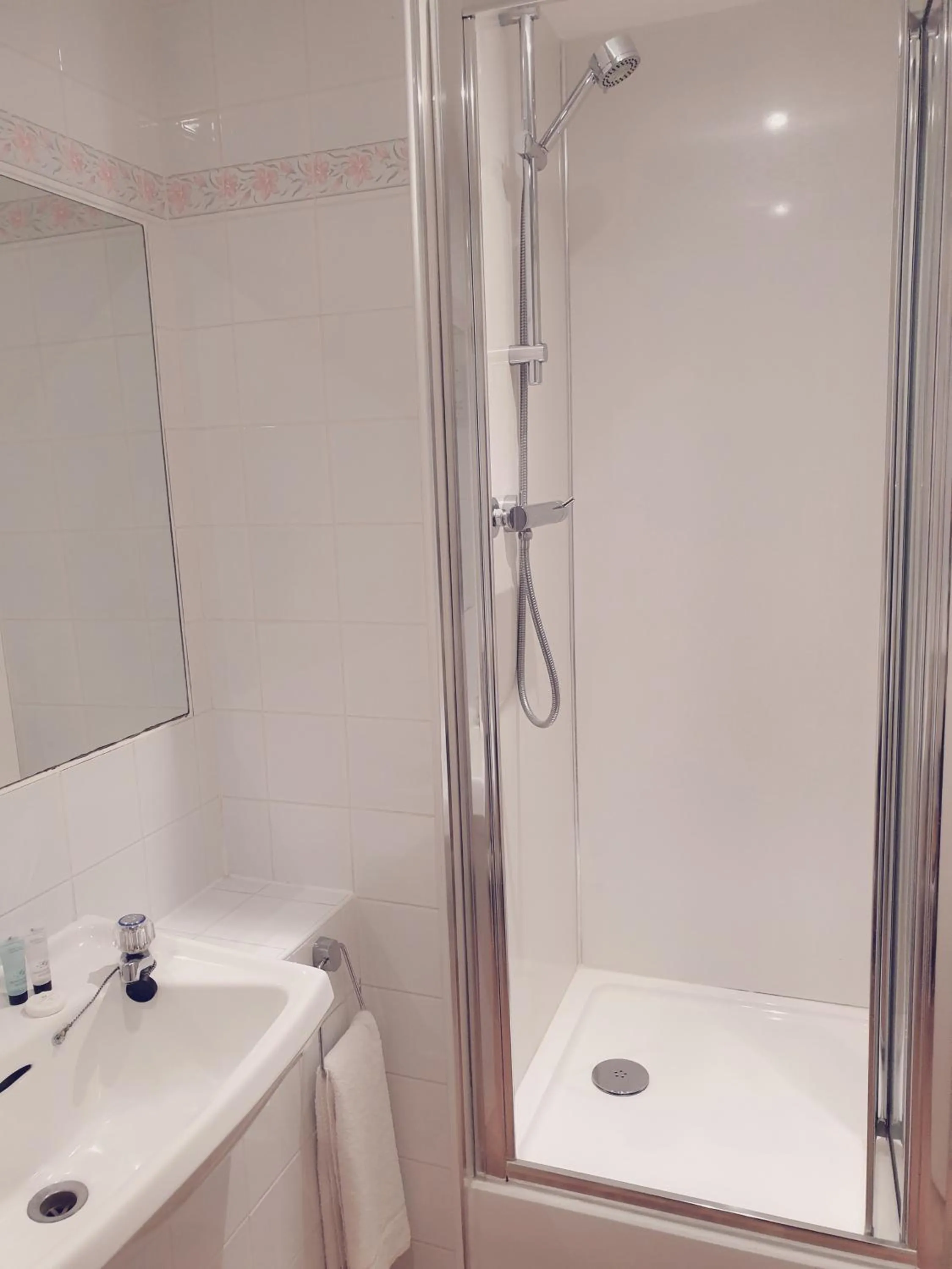 Bathroom in The Crown House Inn