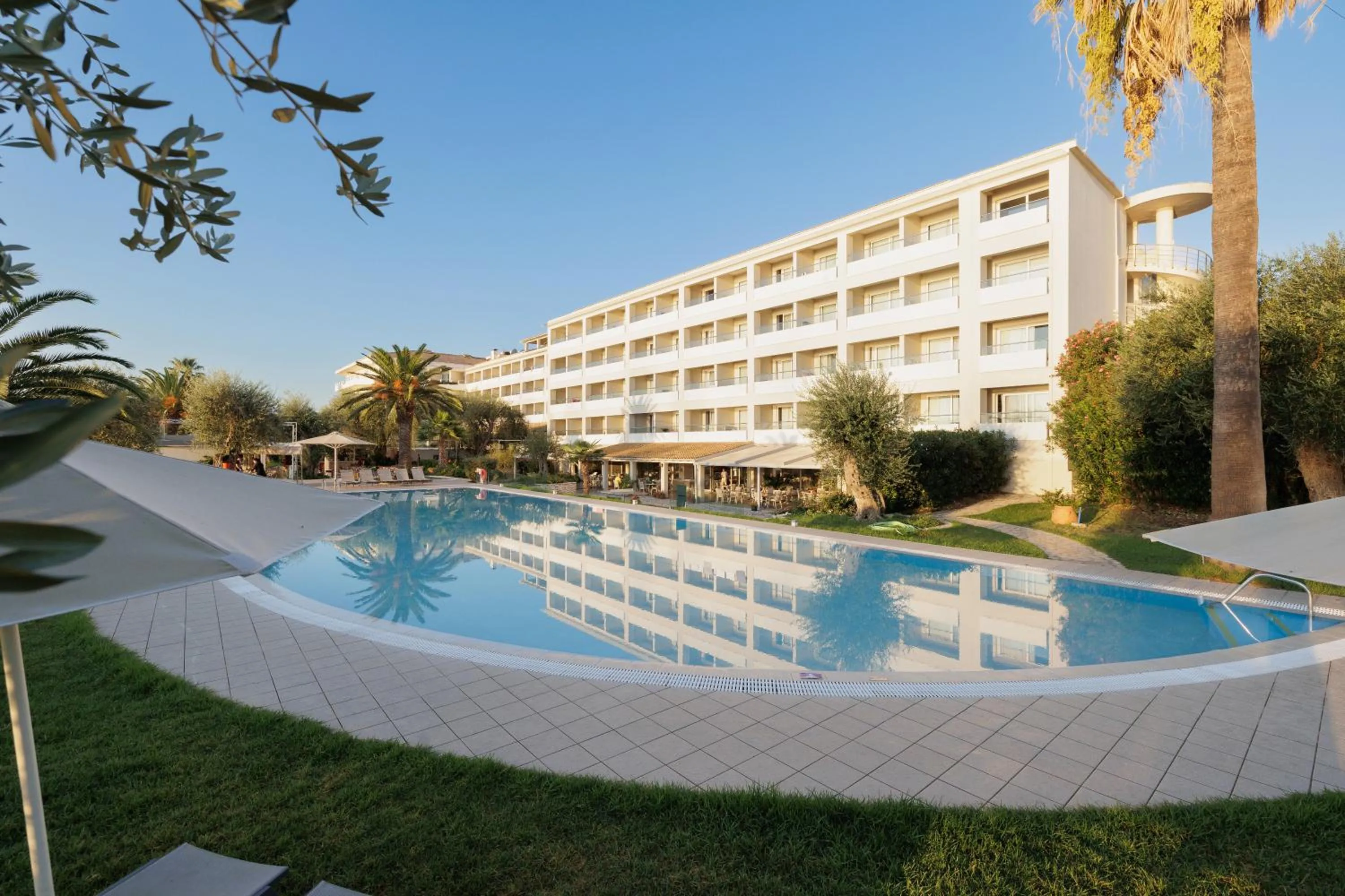Swimming pool in Elea Beach Hotel