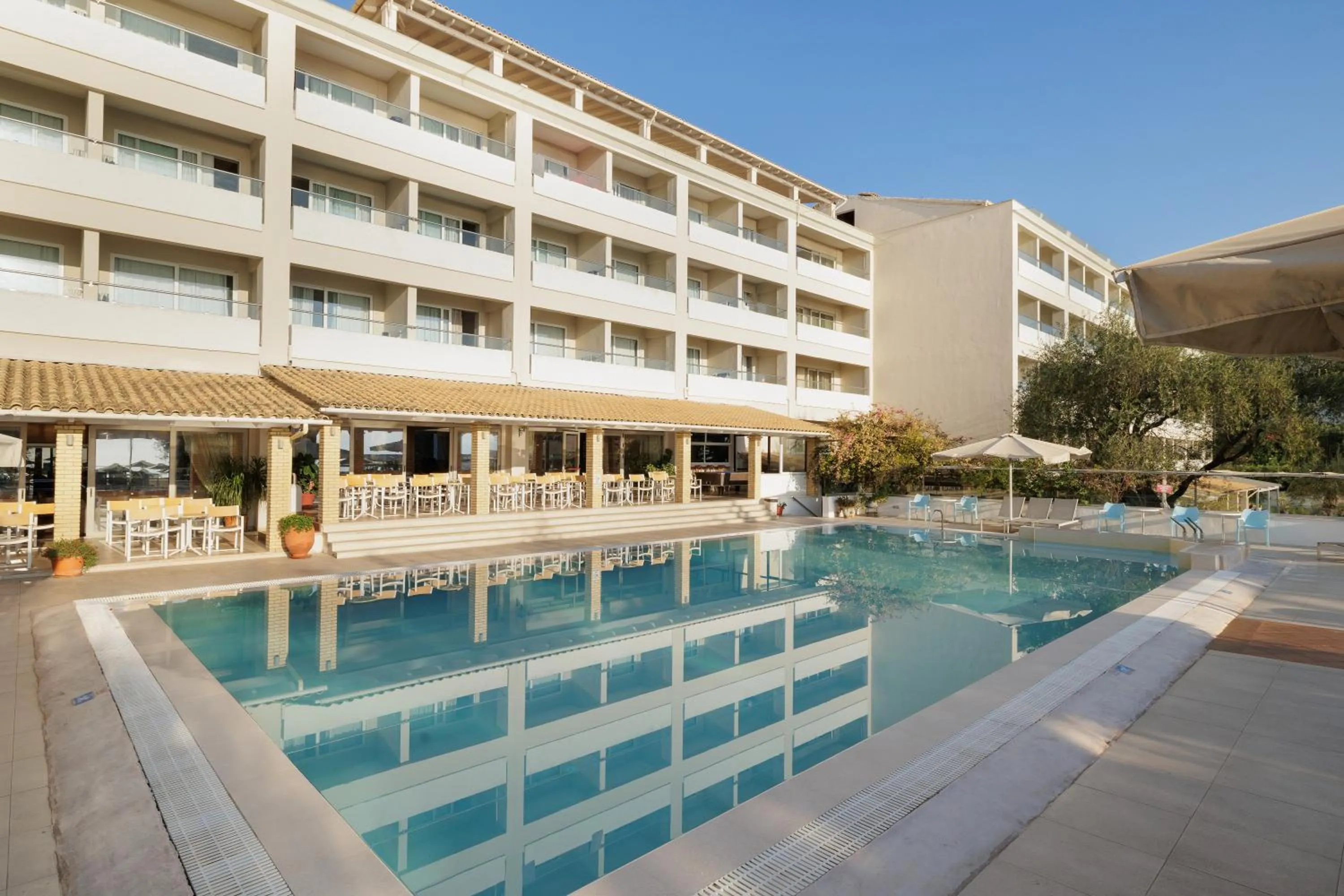 Swimming pool in Elea Beach Hotel