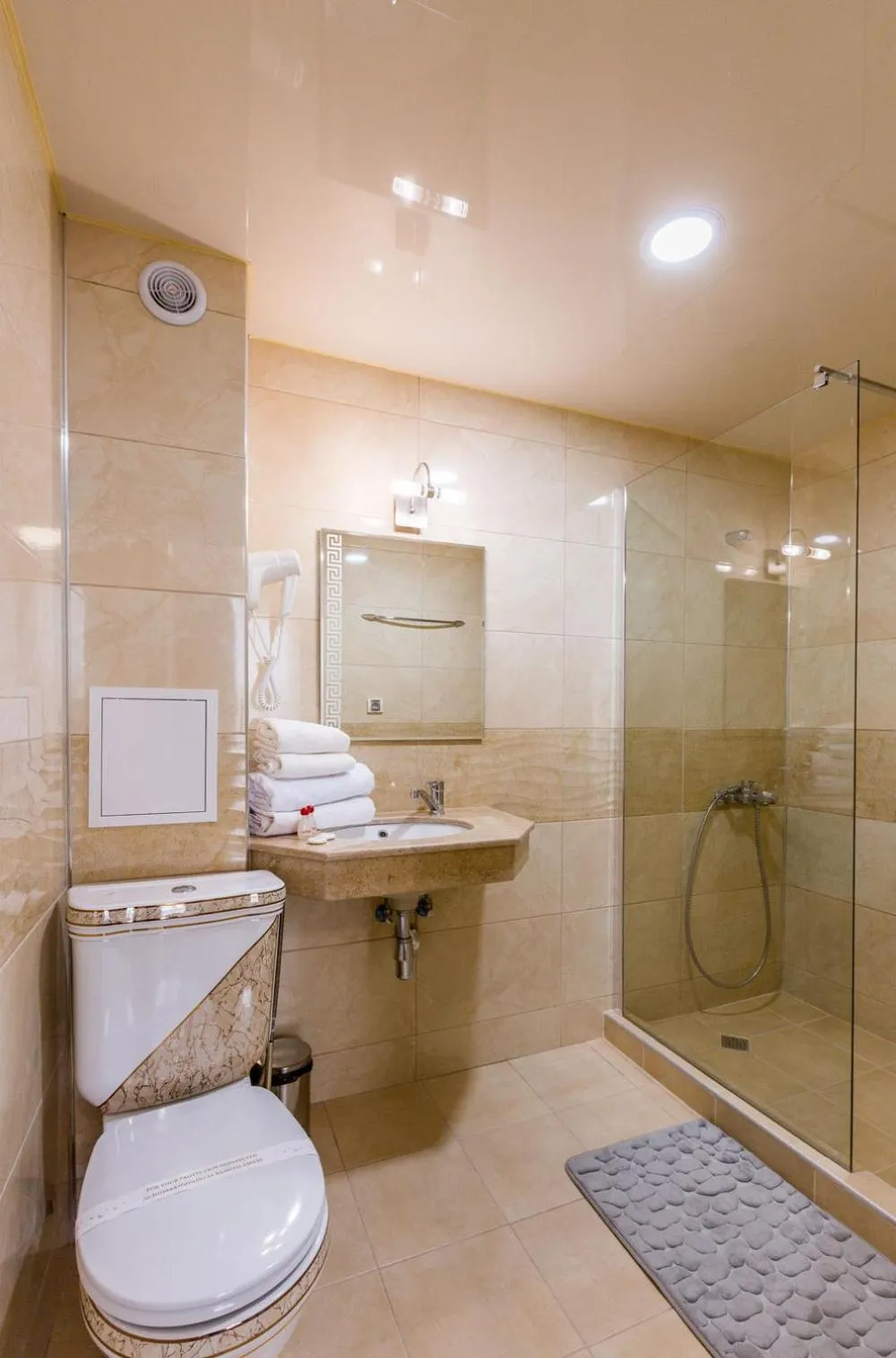 Shower in Hotel Capri