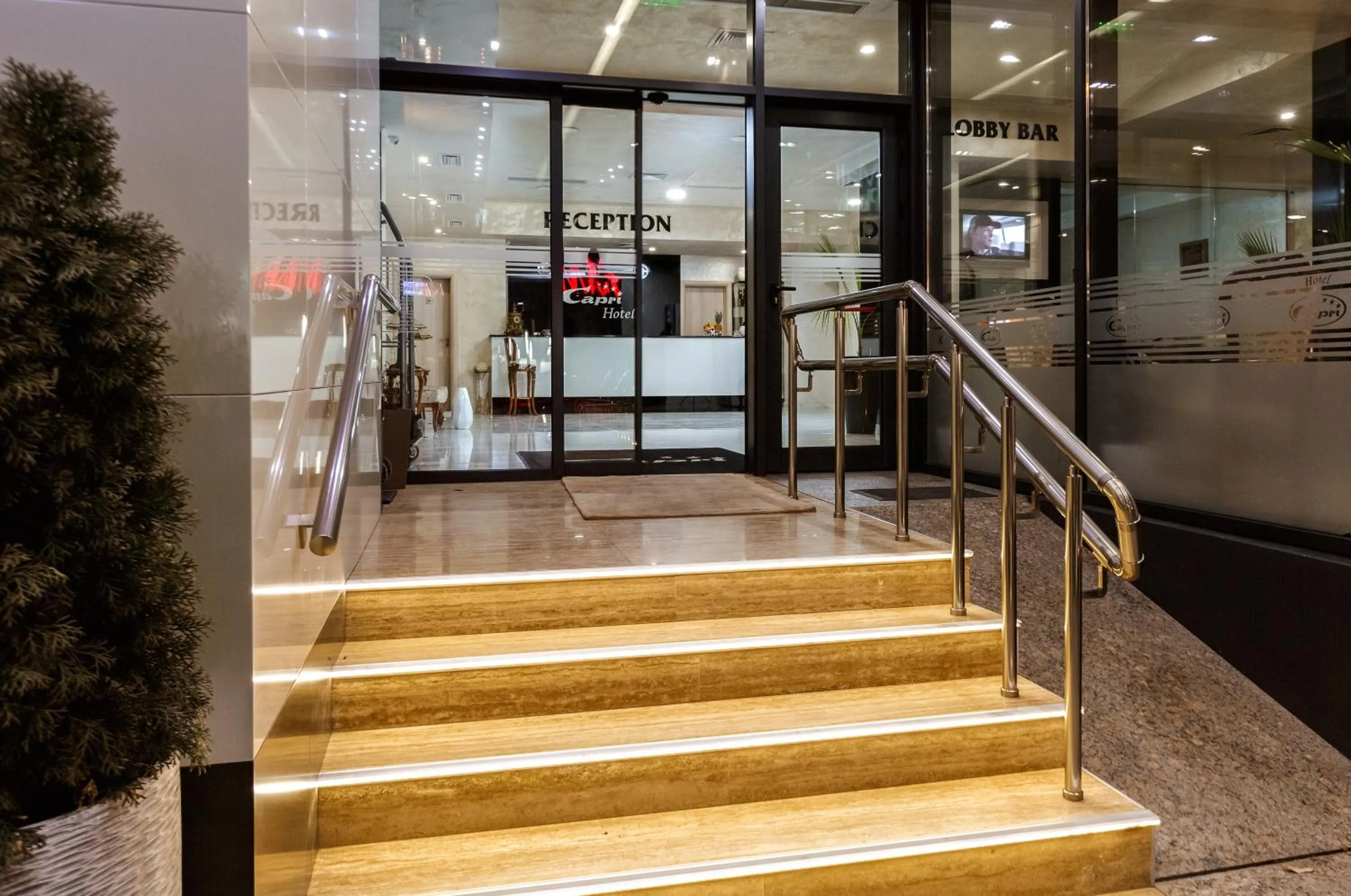 Facade/entrance in Hotel Capri