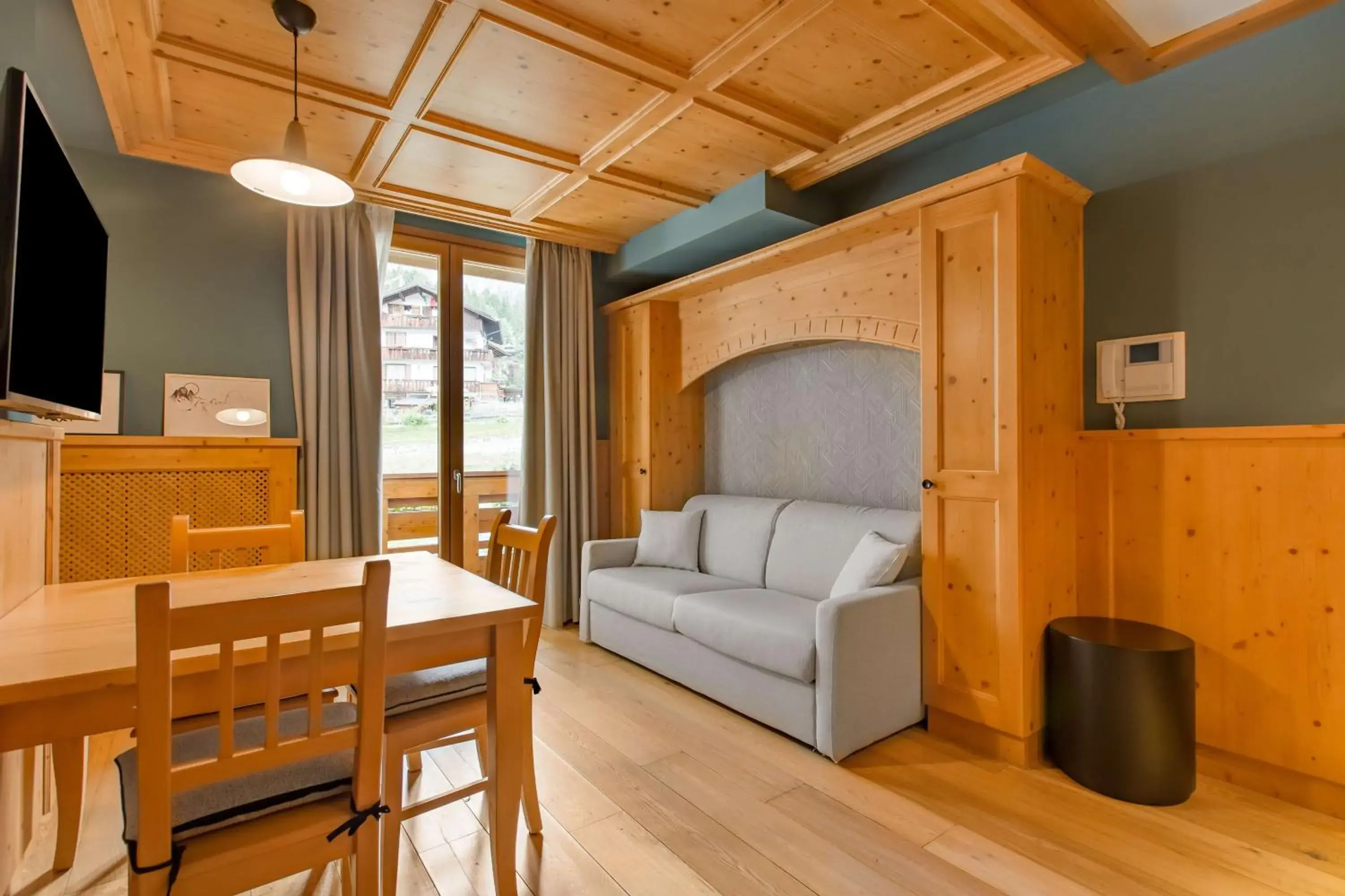 Photo of the whole room in Radisson Residences Savoia Palace Cortina d’Ampezzo Photo of the whole room in Radisson Residences Savoia Palace Cortina d’Ampezzo