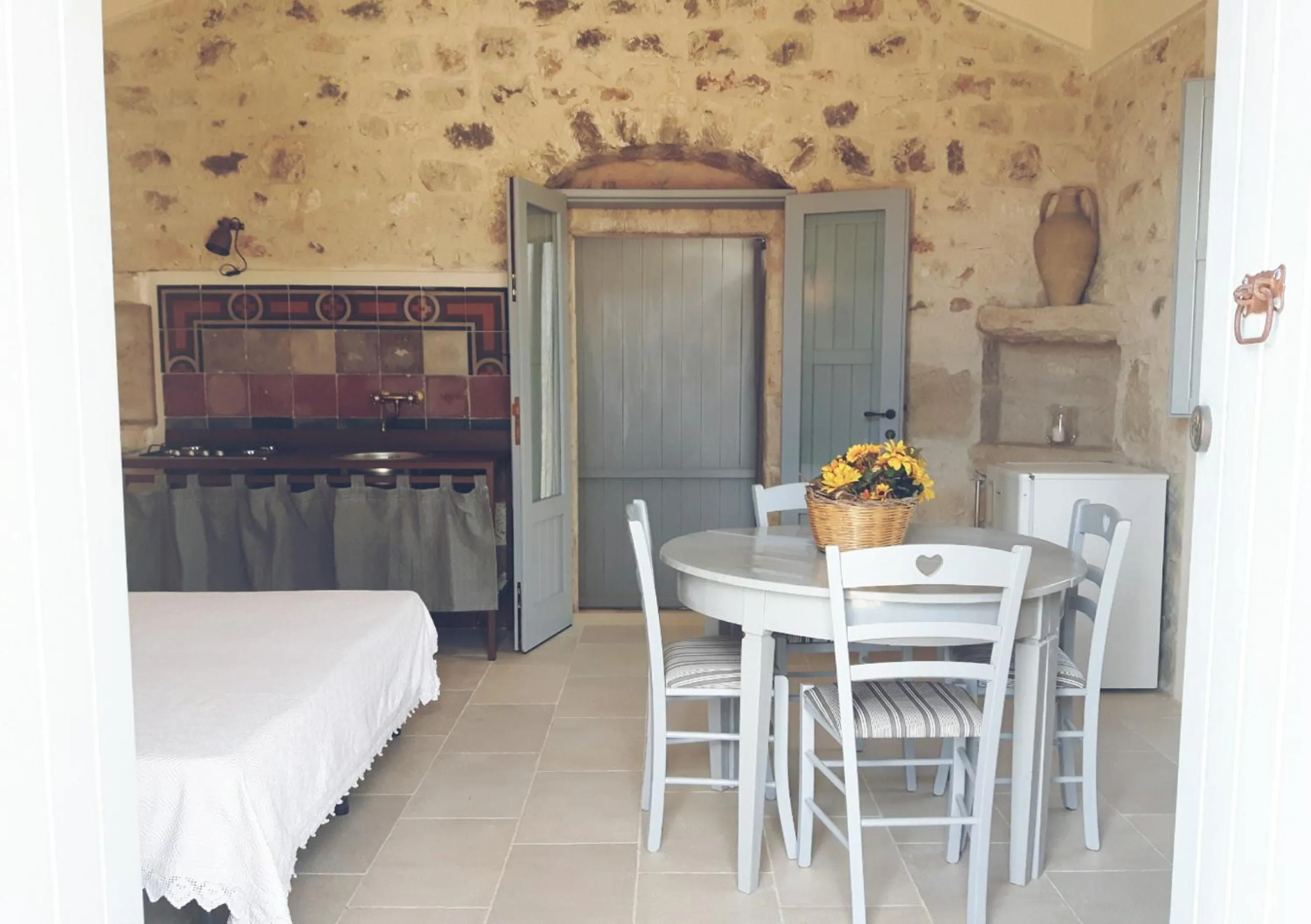 Photo of the whole room in Masseria Cianciò