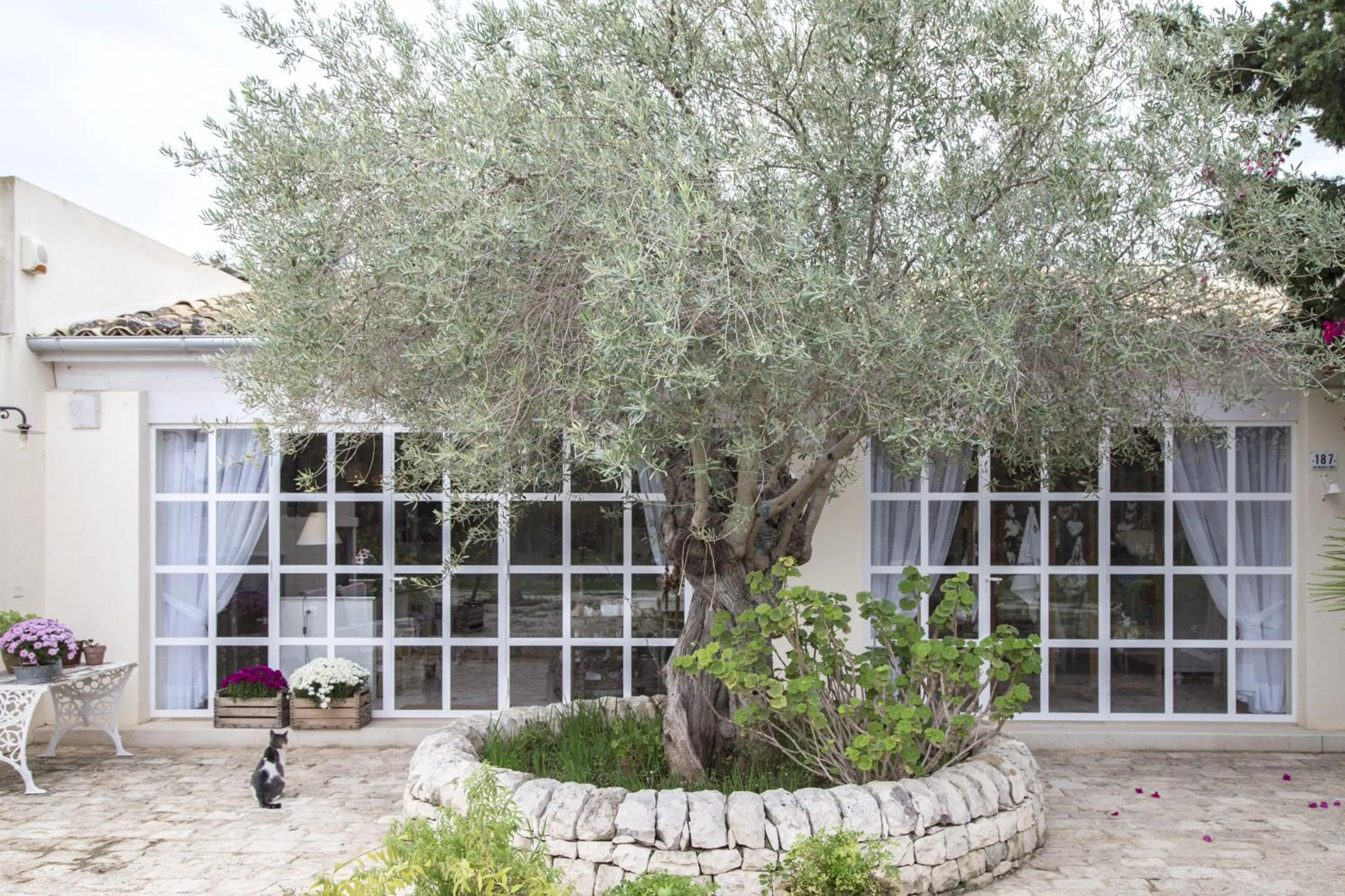 On-site shops in Masseria Cianciò
