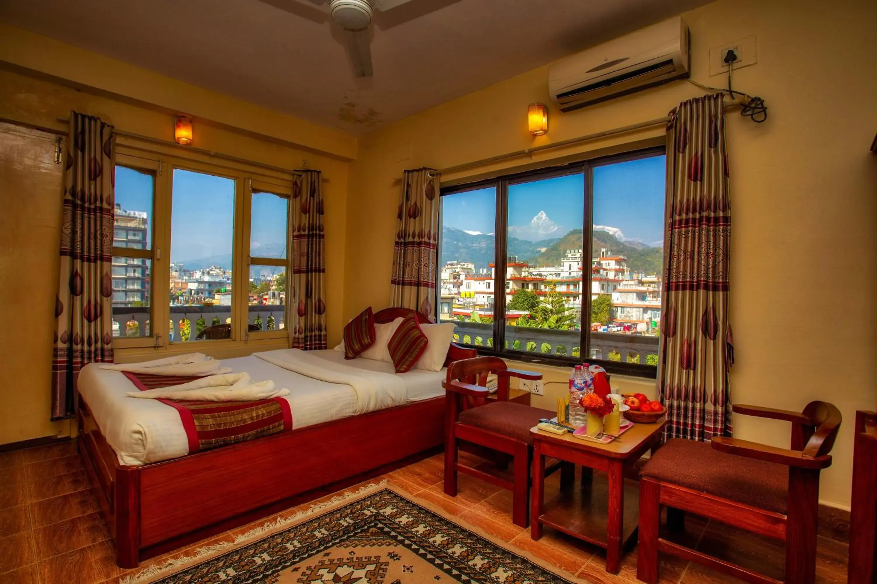 Double Room with Mountain View in Hotel Grand Holiday Double Room with Mountain View in Hotel Grand Holiday