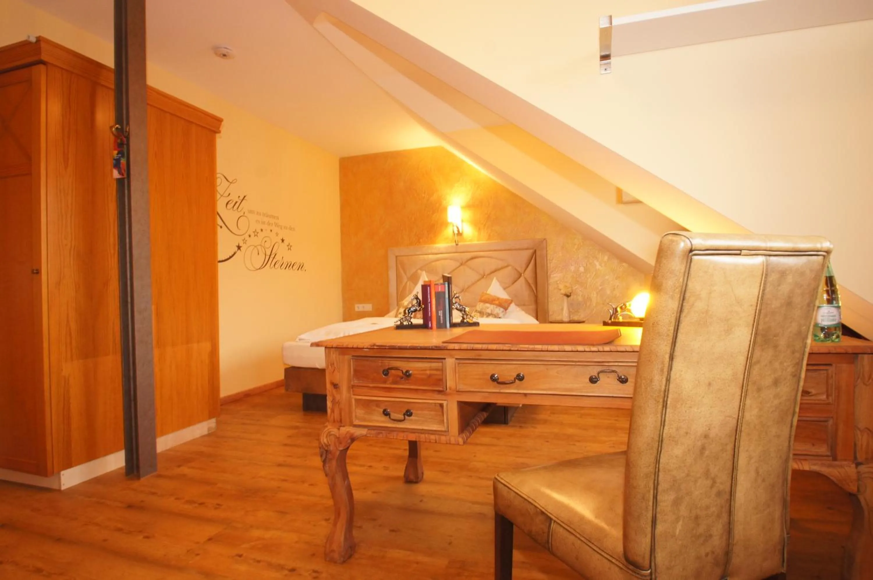 Photo of the whole room in UNO Hotel Chapeau Noir - Free Parking