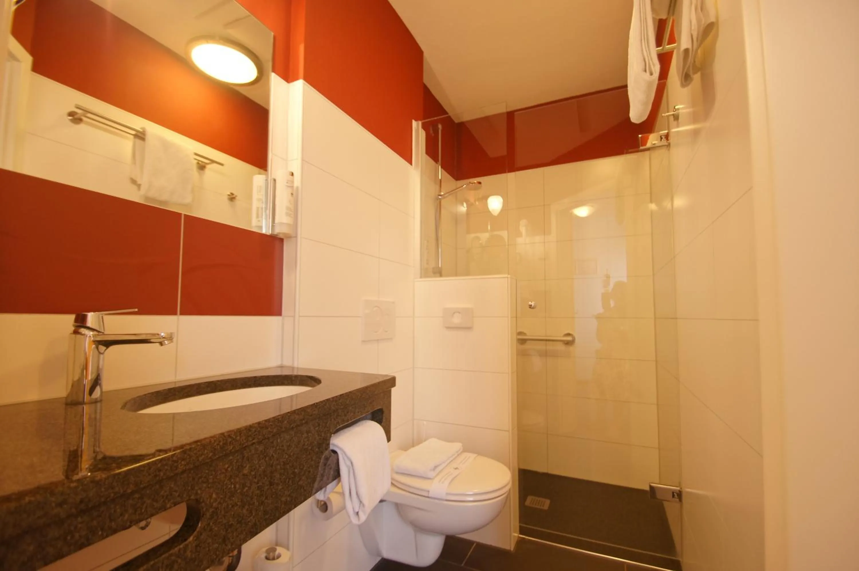 Bathroom in UNO Hotel Chapeau Noir - Free Parking