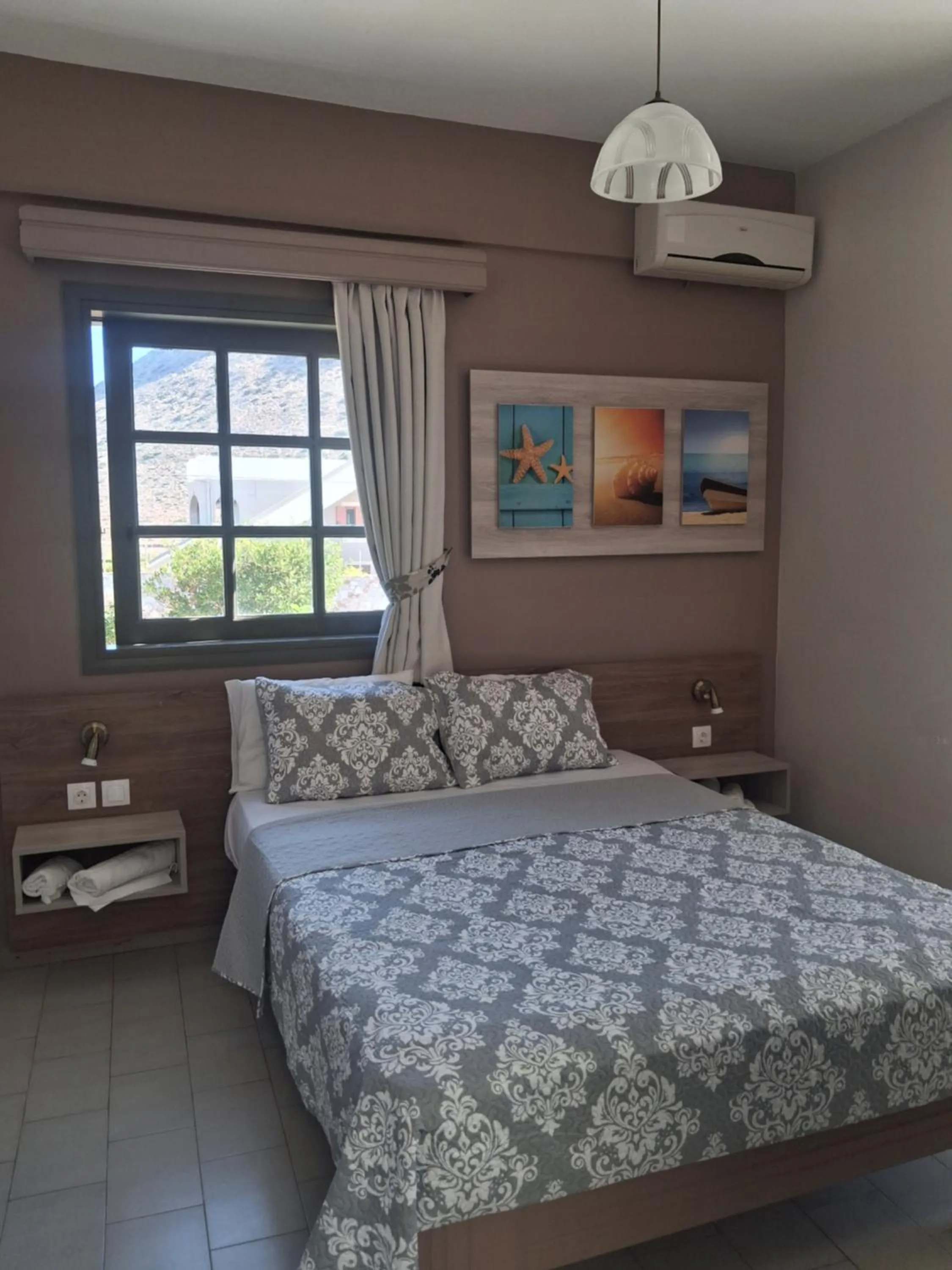 Bed in Cathrin Suites