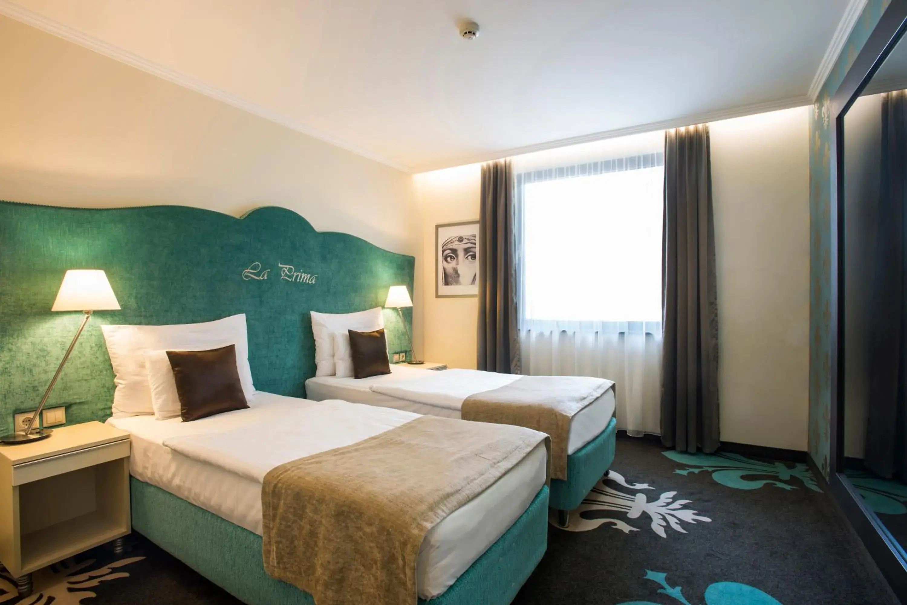 Coffee/tea facilities, Bed in La Prima Fashion Hotel Budapest Coffee/tea facilities, Bed in La Prima Fashion Hotel Budapest