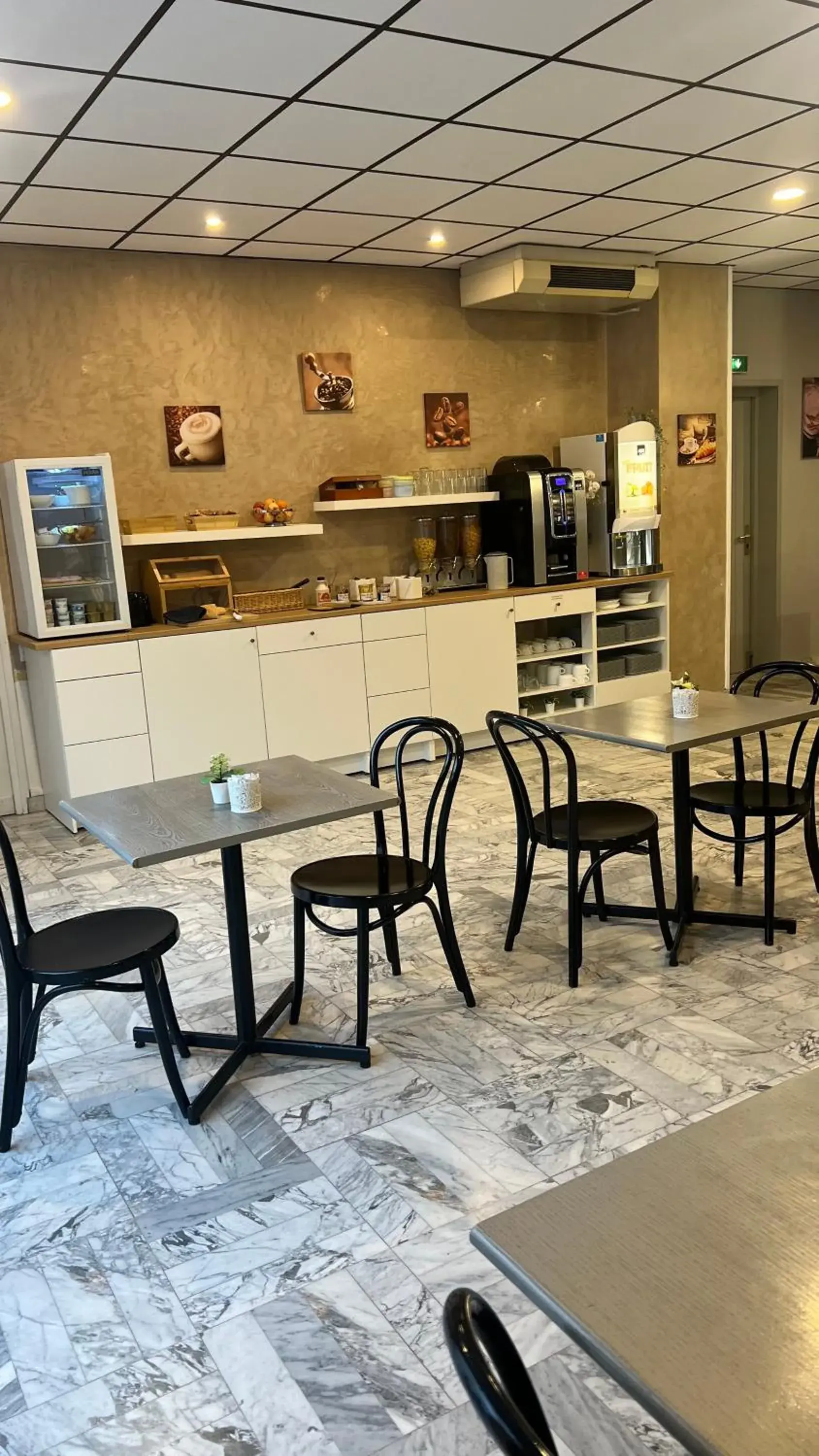 Continental breakfast in Adonis Arc Hotel Aix Continental breakfast in Adonis Arc Hotel Aix
