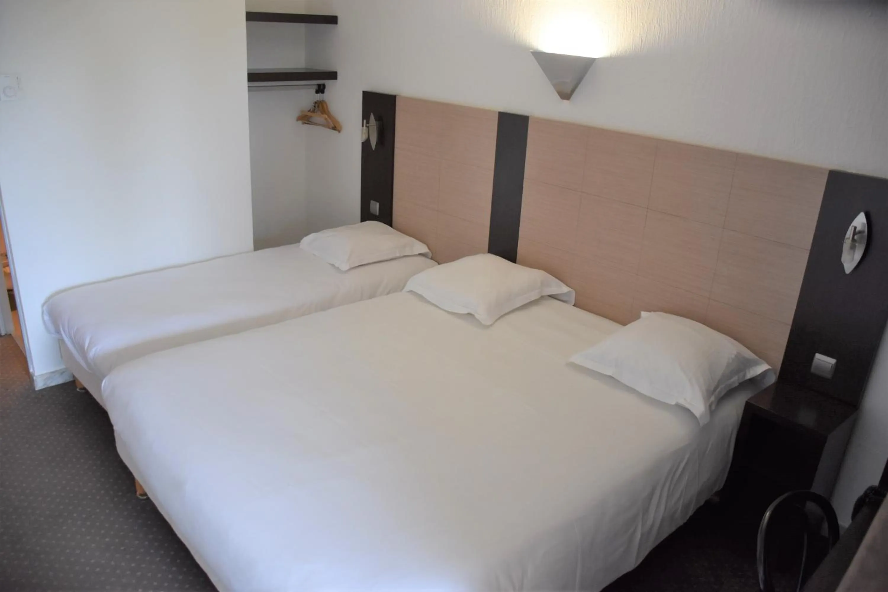 Bedroom, Bed in Adonis Arc Hotel Aix
