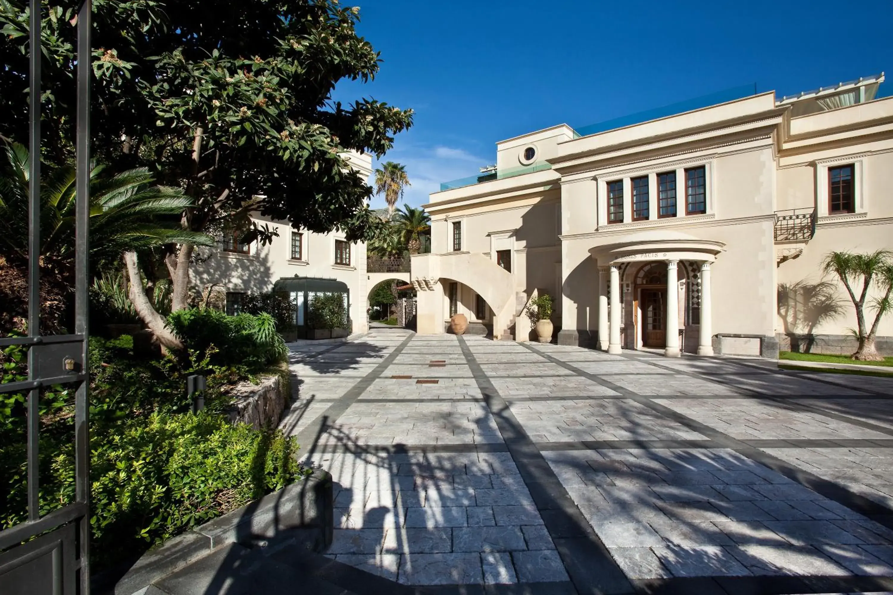 Facade/entrance in The Ashbee Hotel Facade/entrance in The Ashbee Hotel