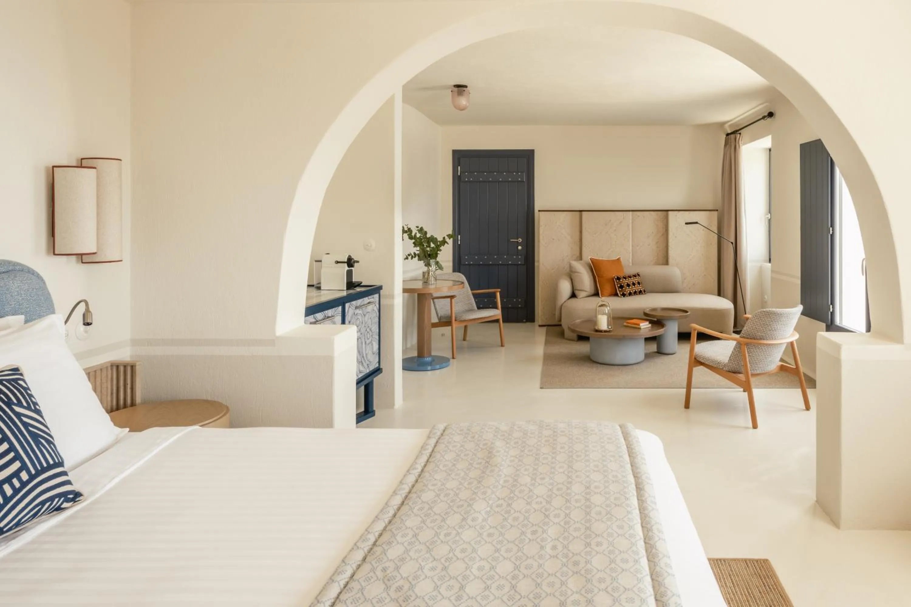 Photo of the whole room, Bed in Homeric Poems