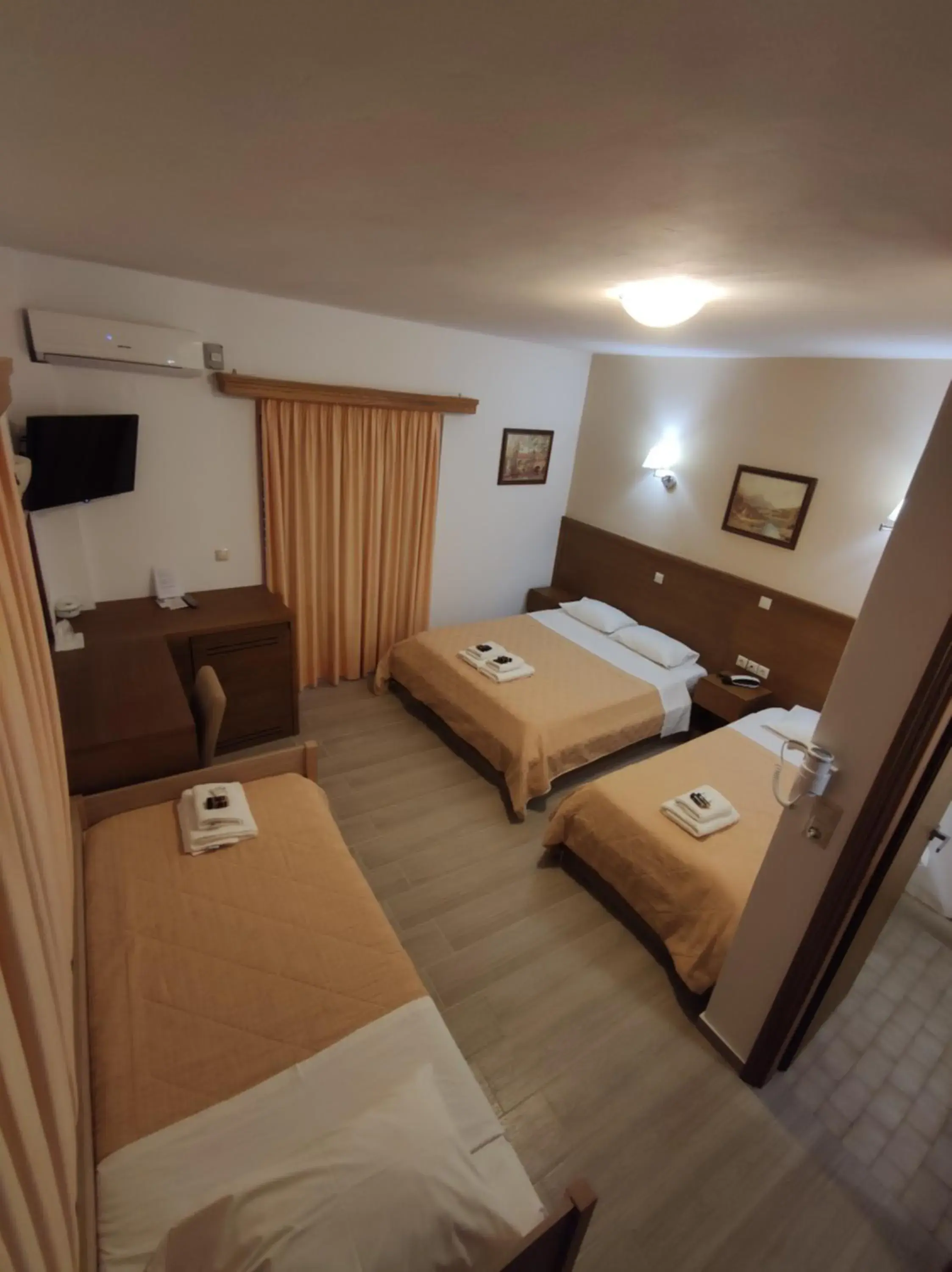 Quadruple Room in Filoxenia Hotel Monemvasia Quadruple Room in Filoxenia Hotel Monemvasia