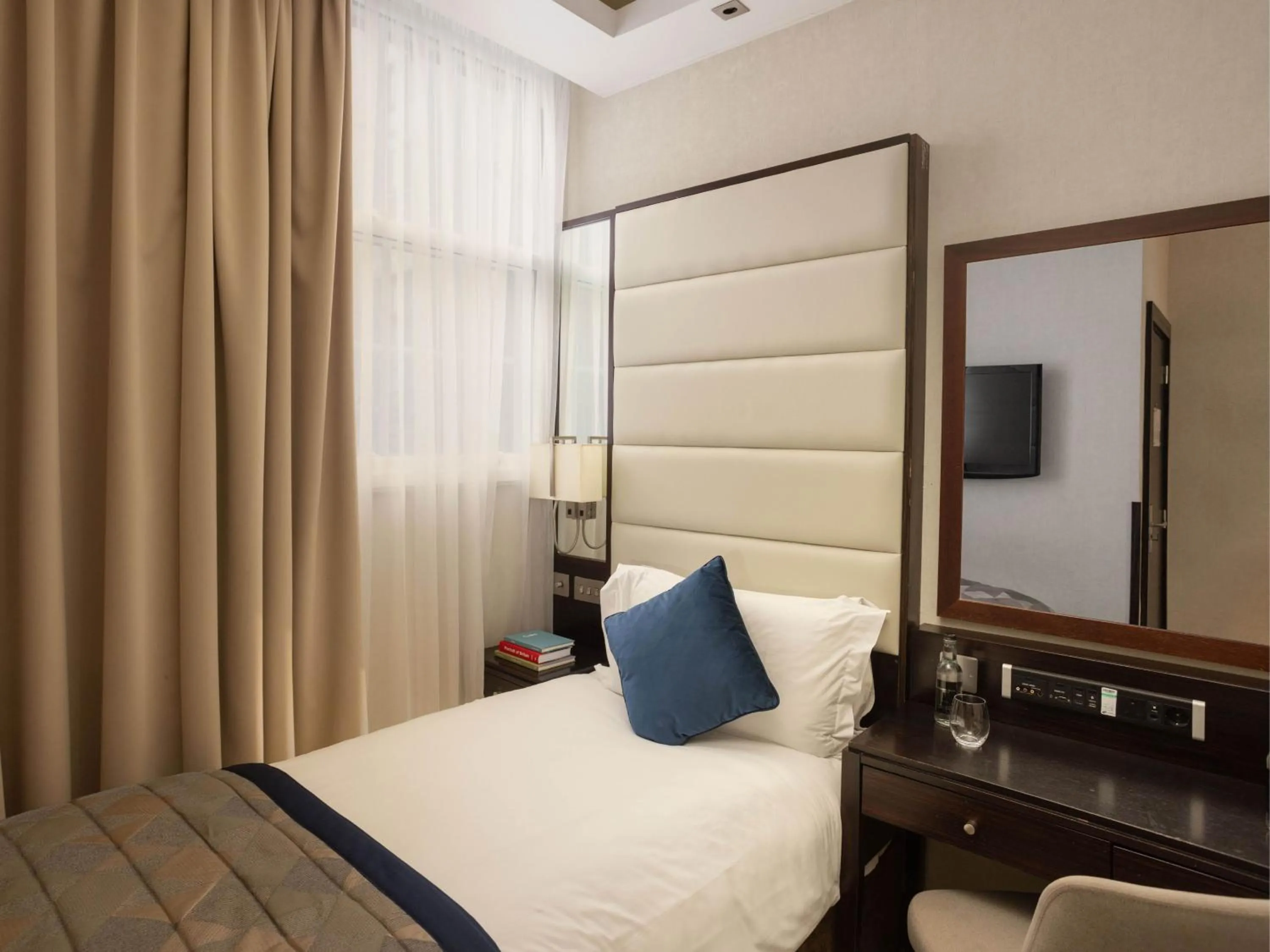 Bed in Montcalm Brewery, London City