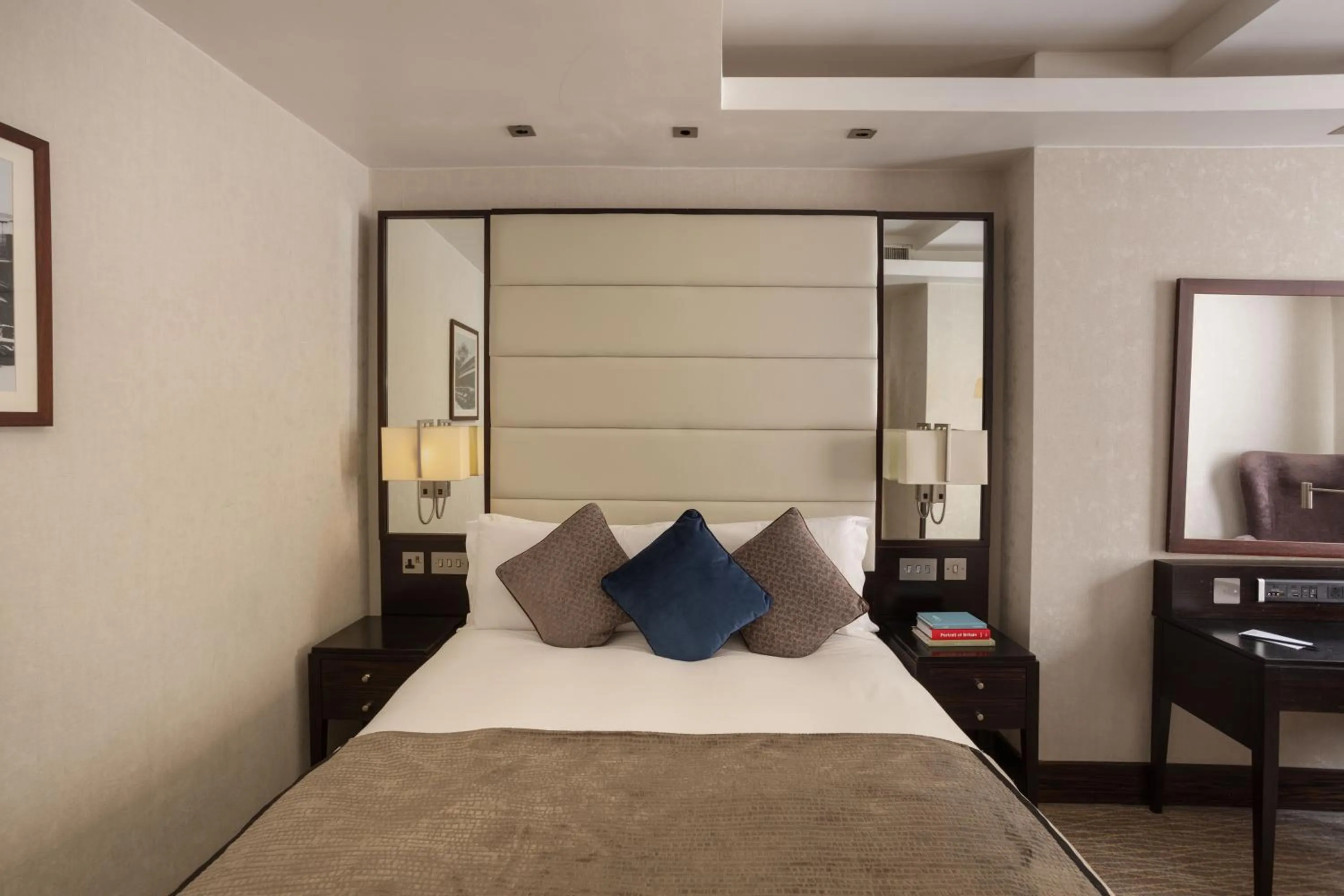 Bedroom, Bed in Montcalm Brewery, London City