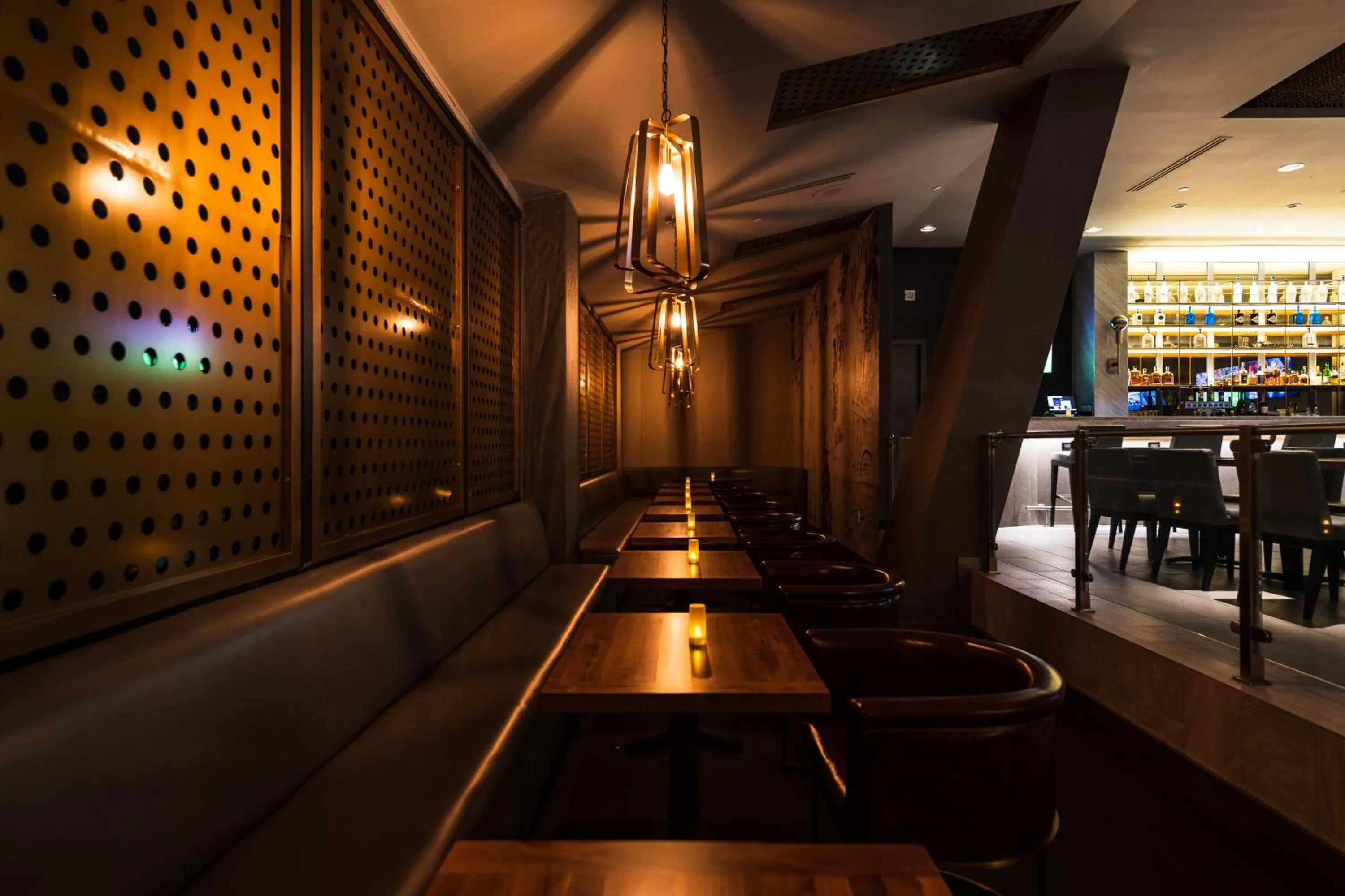 Lounge or bar in APA Hotel Woodbridge