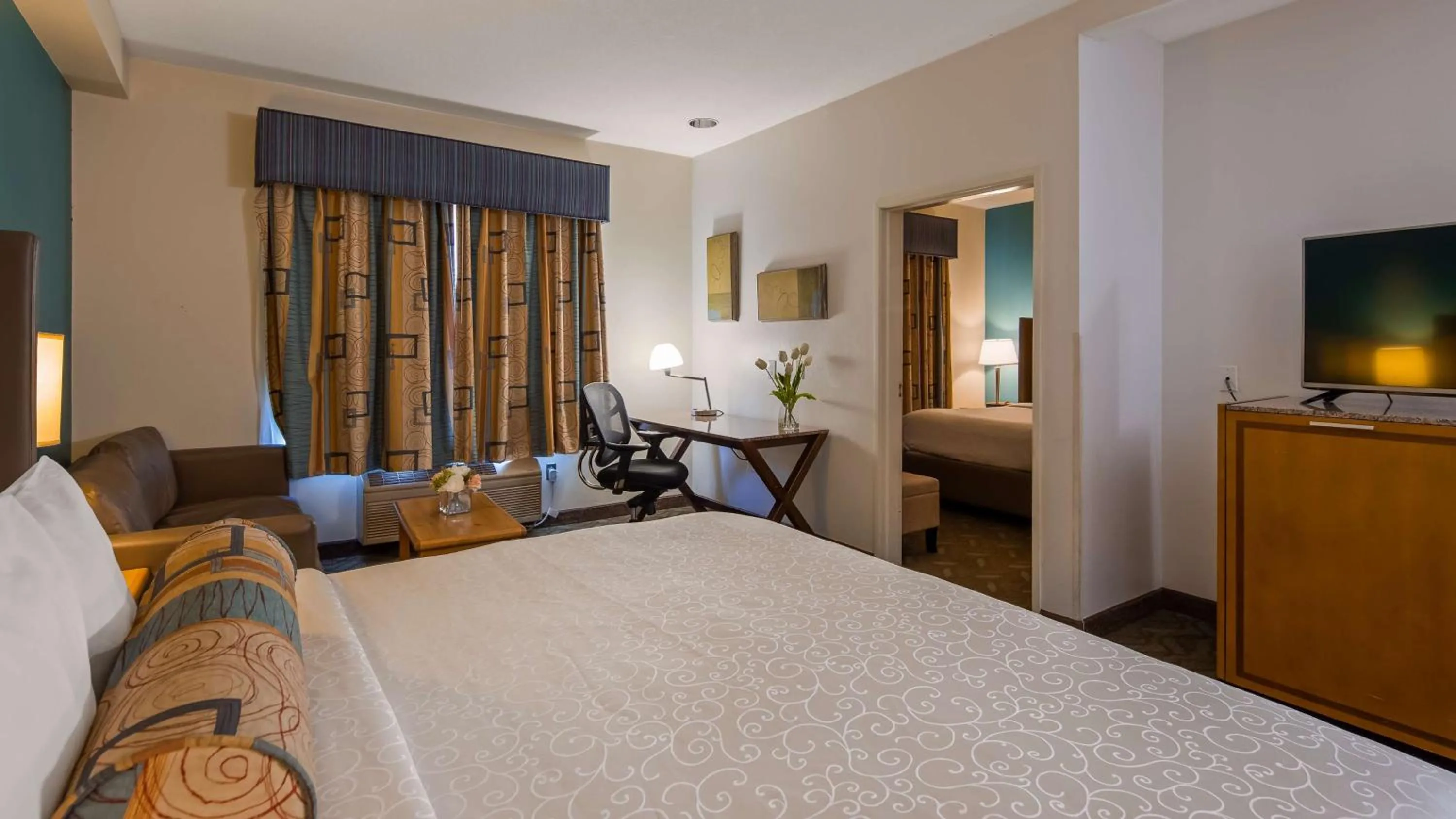 Photo of the whole room, Bed in Best Western Plus Liberty Lake Inn