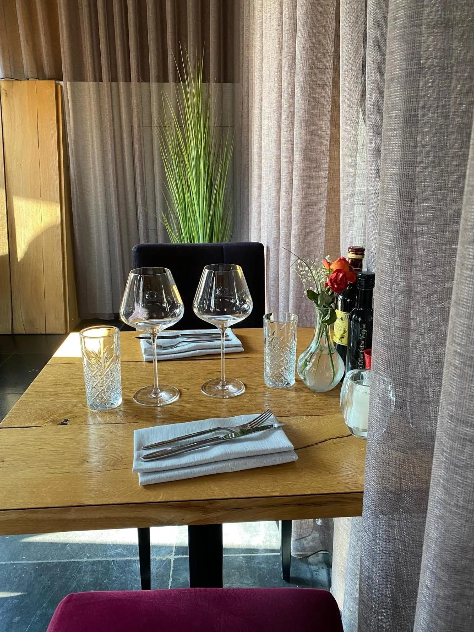 Restaurant/places to eat in Hotel De Boskar Peer