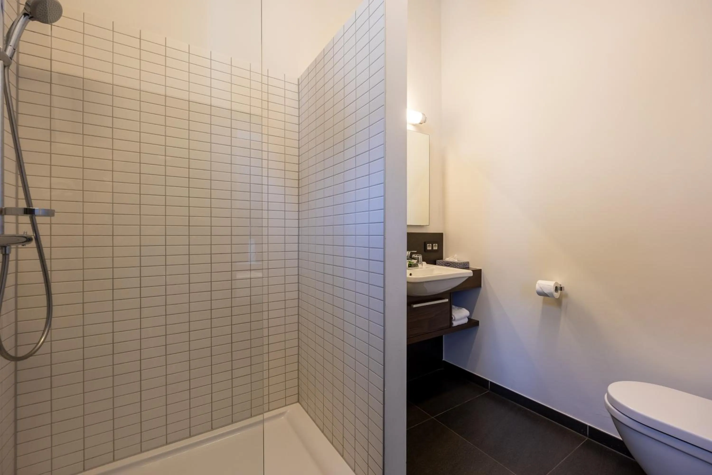 Shower in Hotel De Boskar Peer