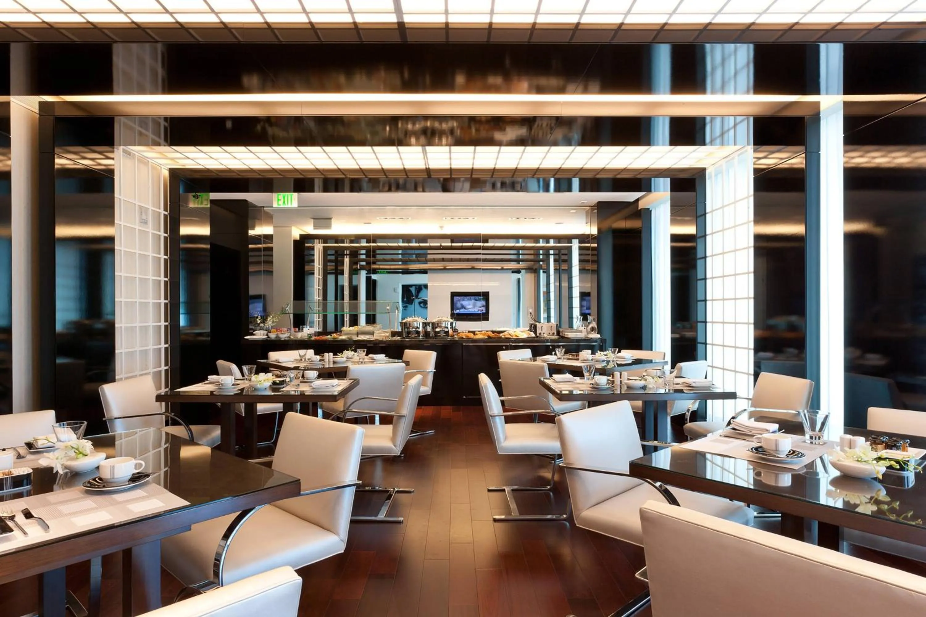 Restaurant/places to eat in Hotel Beaux Arts, Autograph Collection