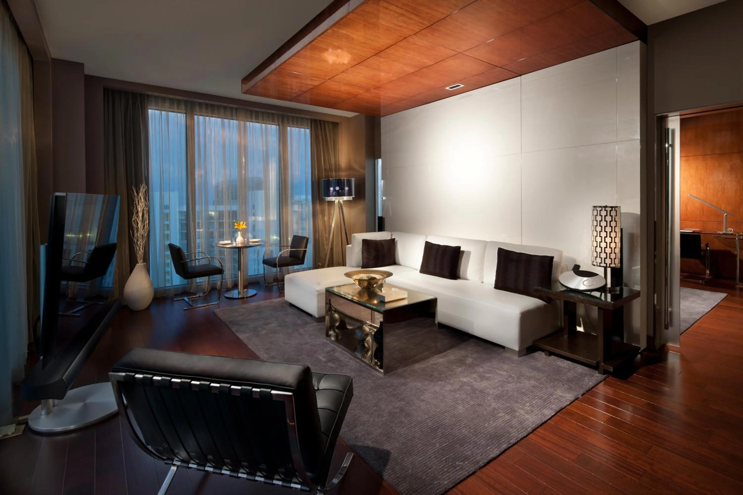 Living room in Hotel Beaux Arts, Autograph Collection