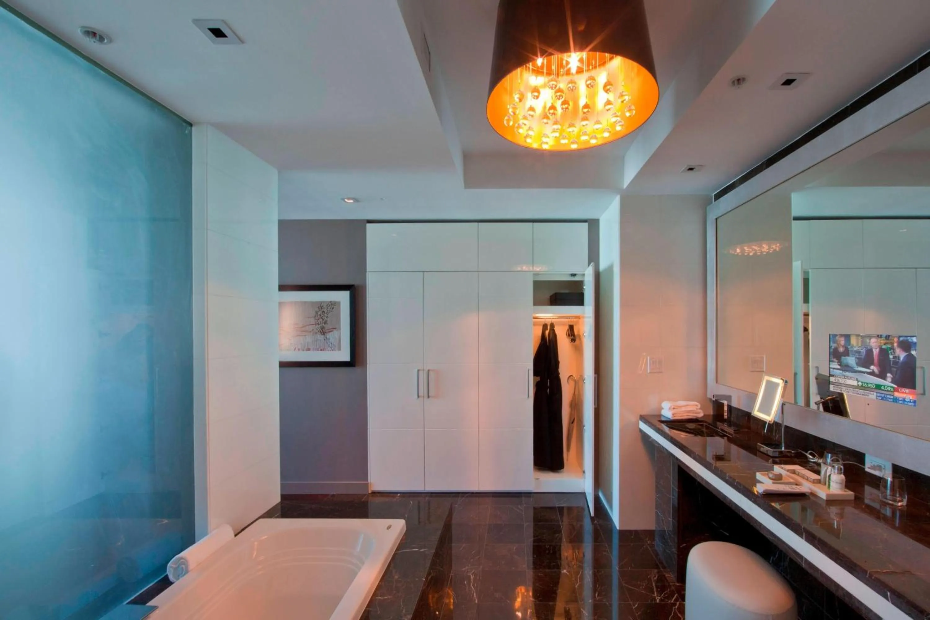 Bathroom in Hotel Beaux Arts, Autograph Collection