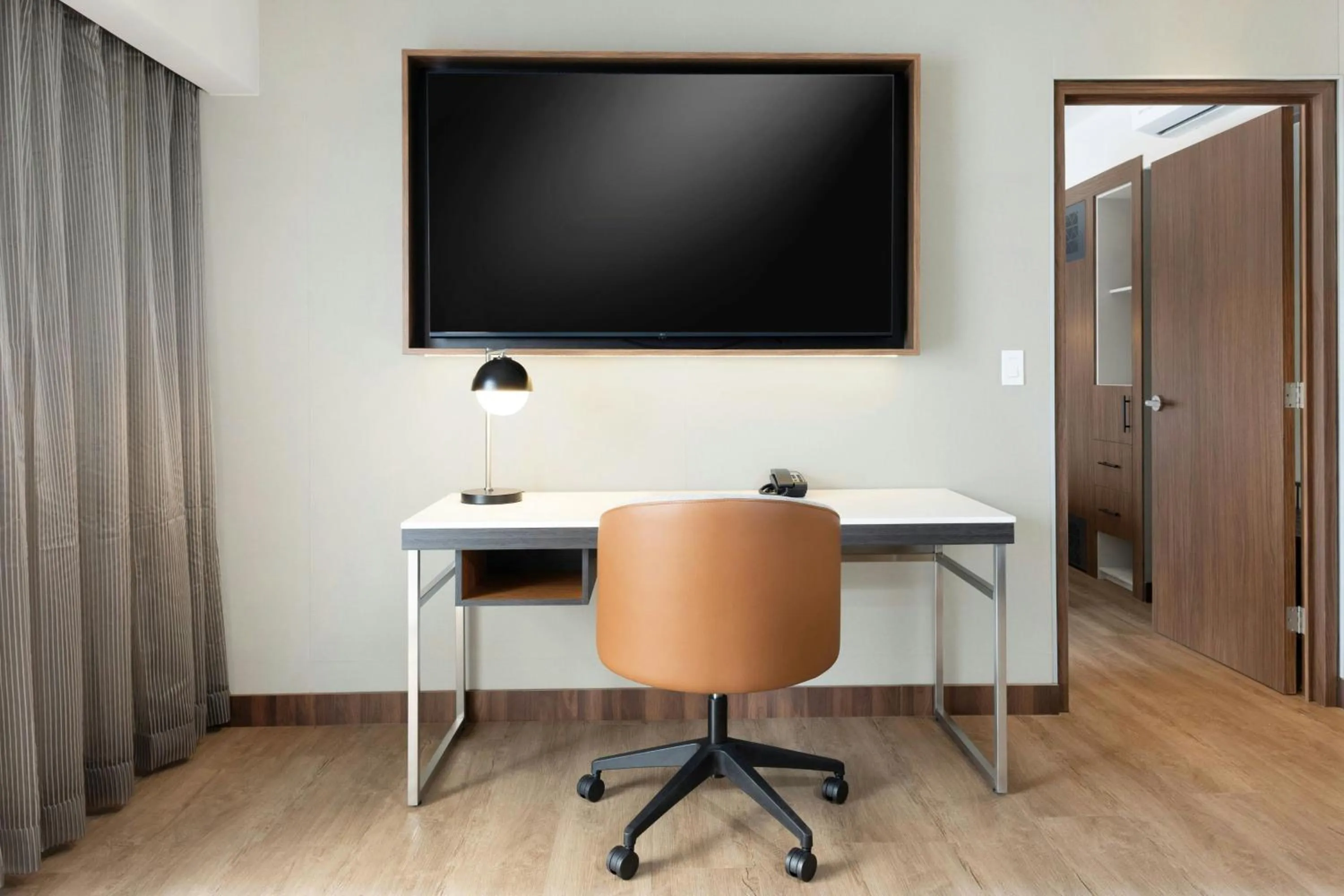 Photo of the whole room in Courtyard by Marriott Puebla Las Animas